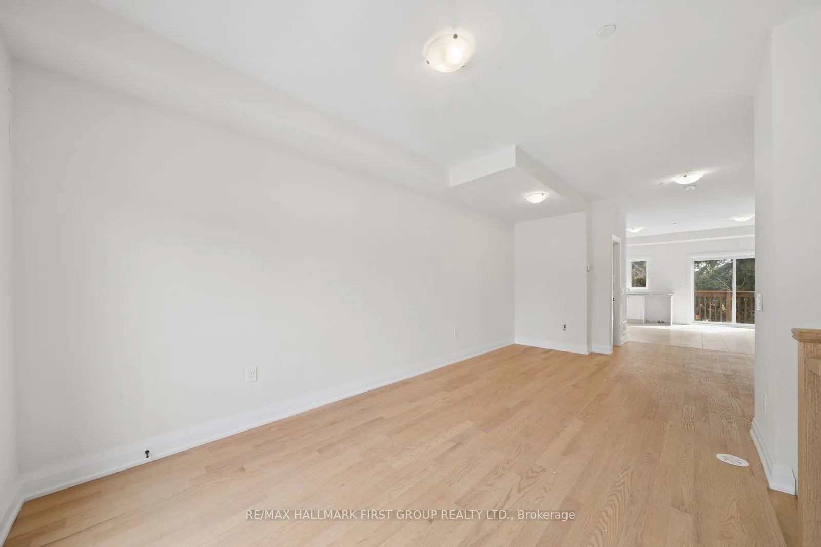 11 Marret Lane
