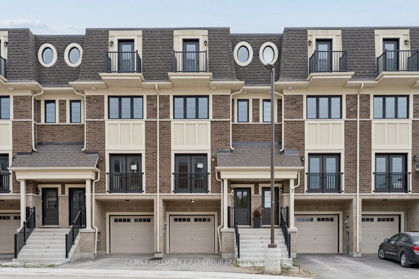11 Marret Lane