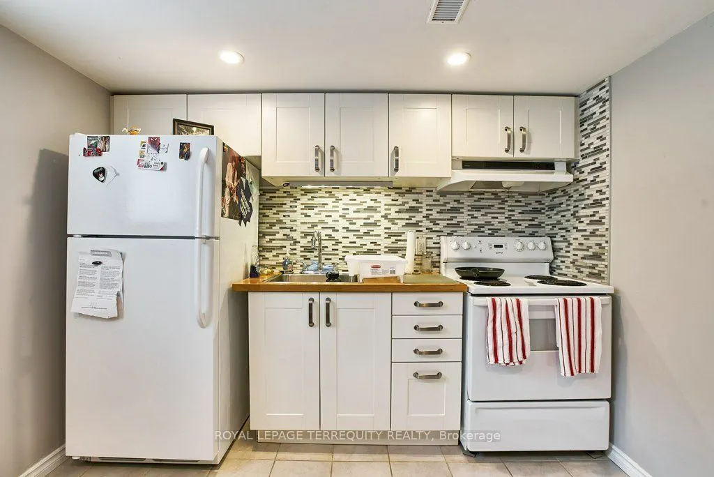 304 Palmerston Avenue #Lower