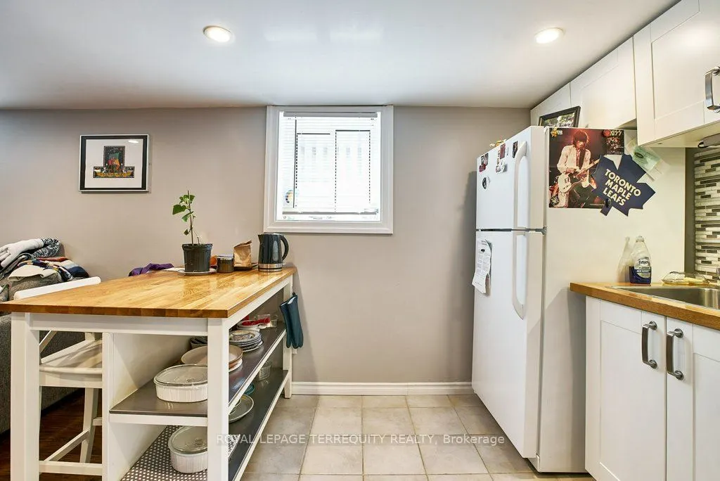 304 Palmerston Avenue #Lower