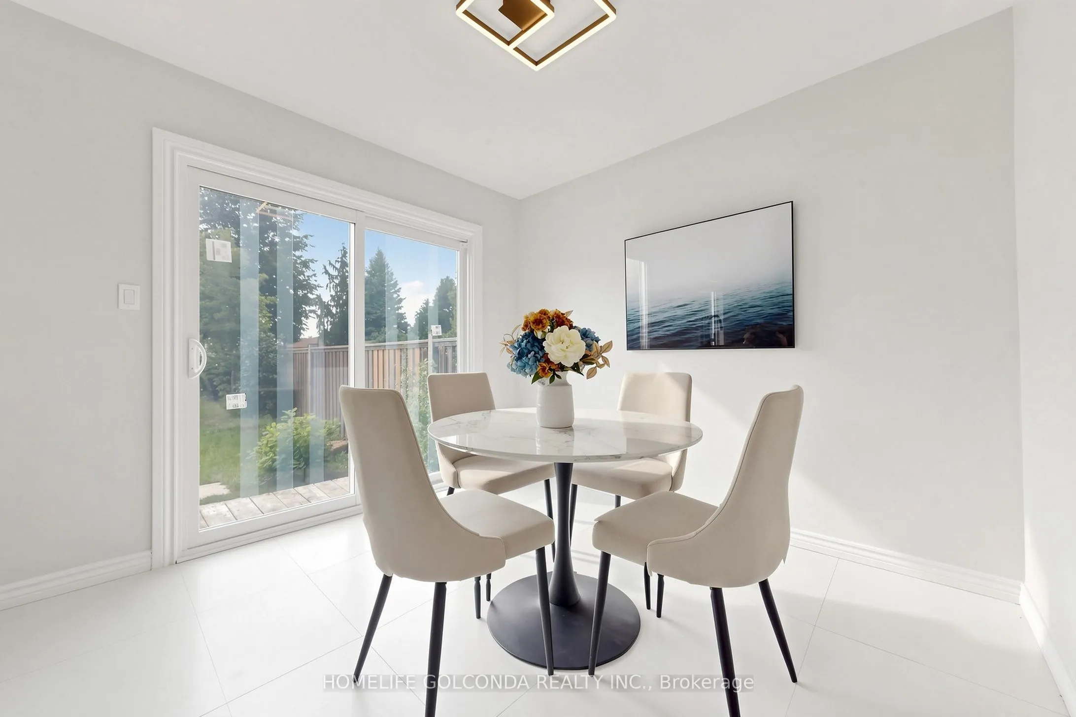 1704 Canadore Crescent