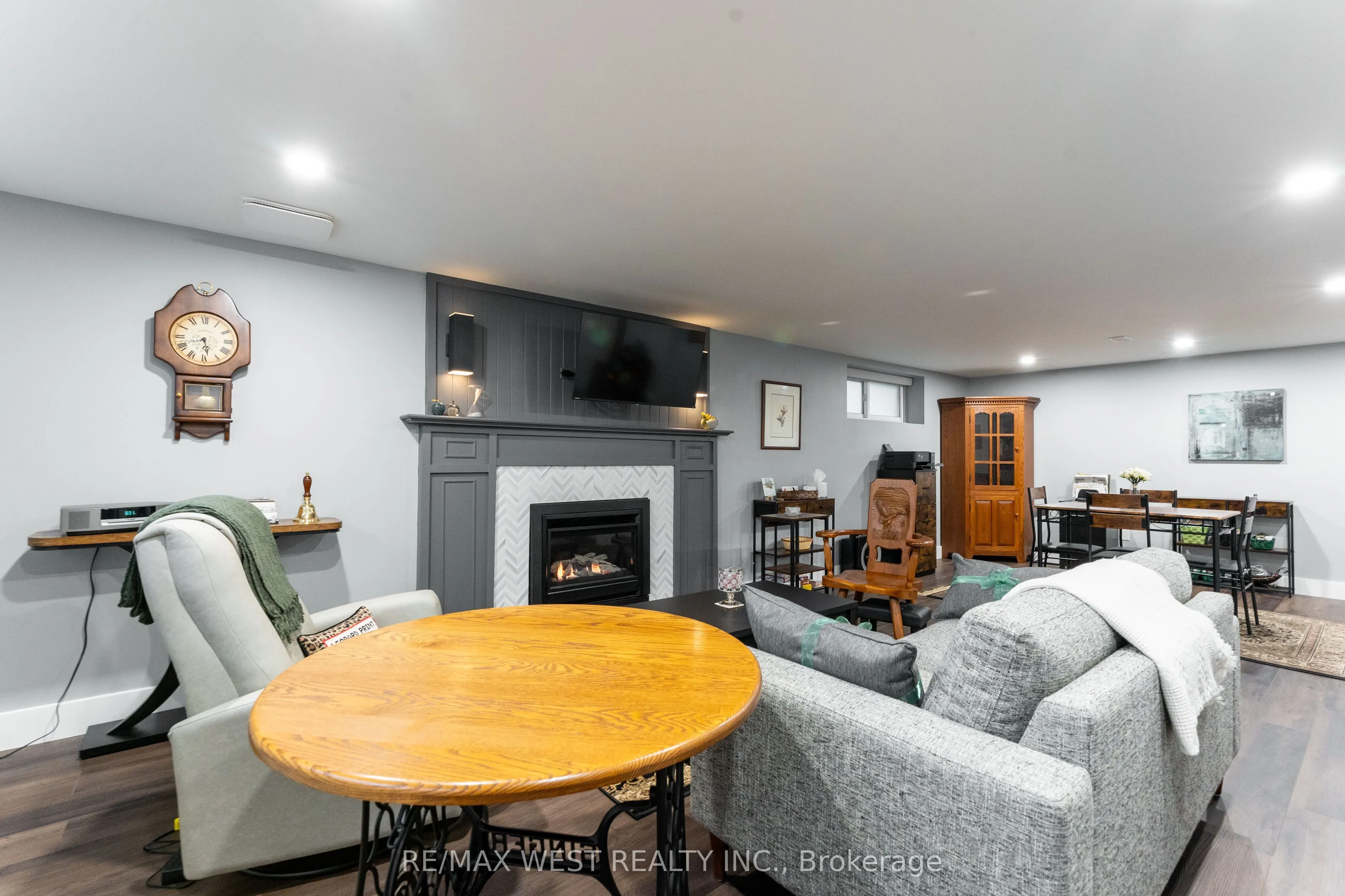 59 Landfair Crescent
