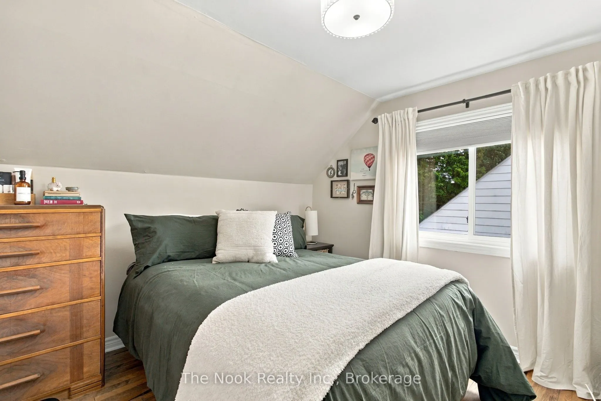 120 Admiral Road