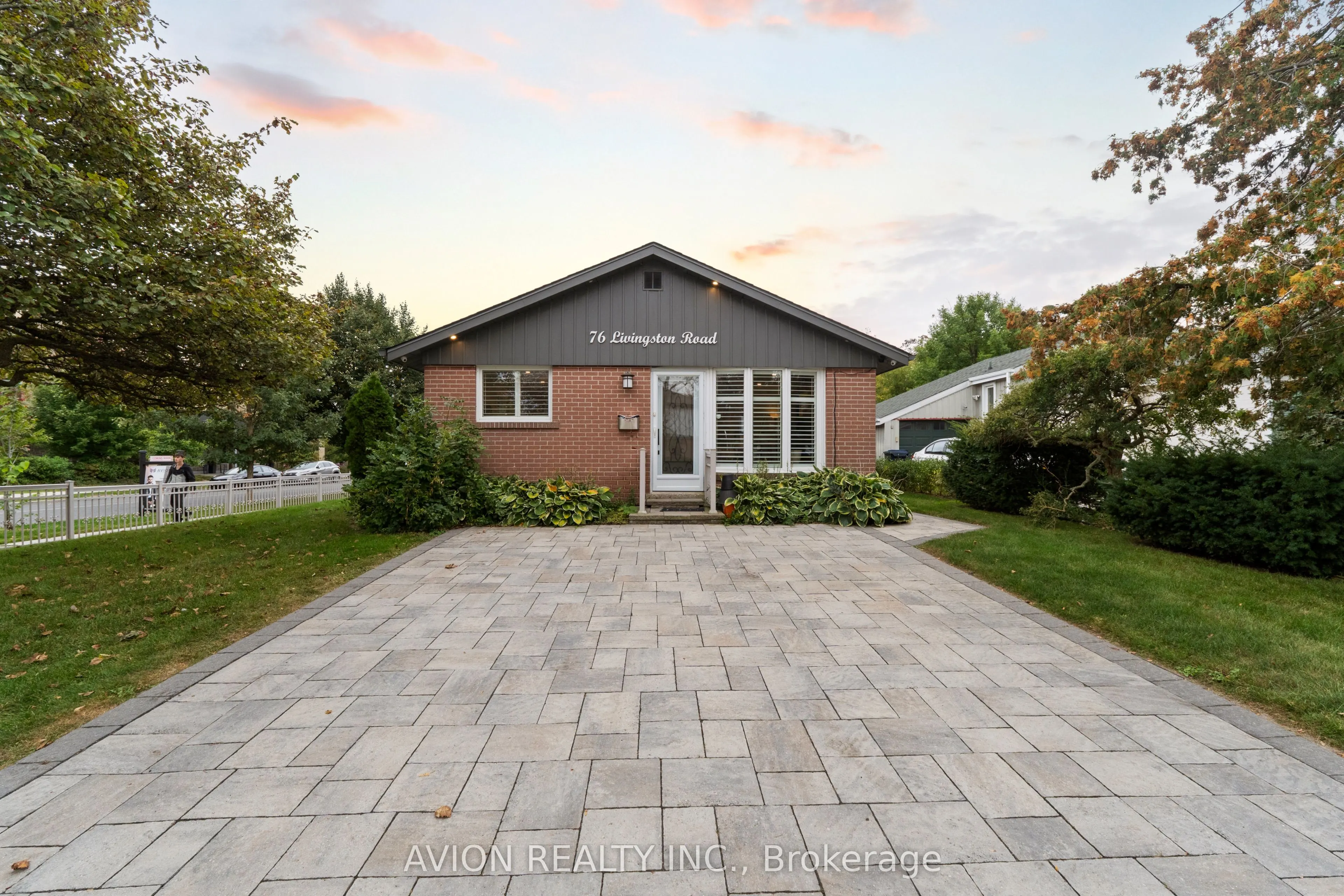 76 Livingston Road