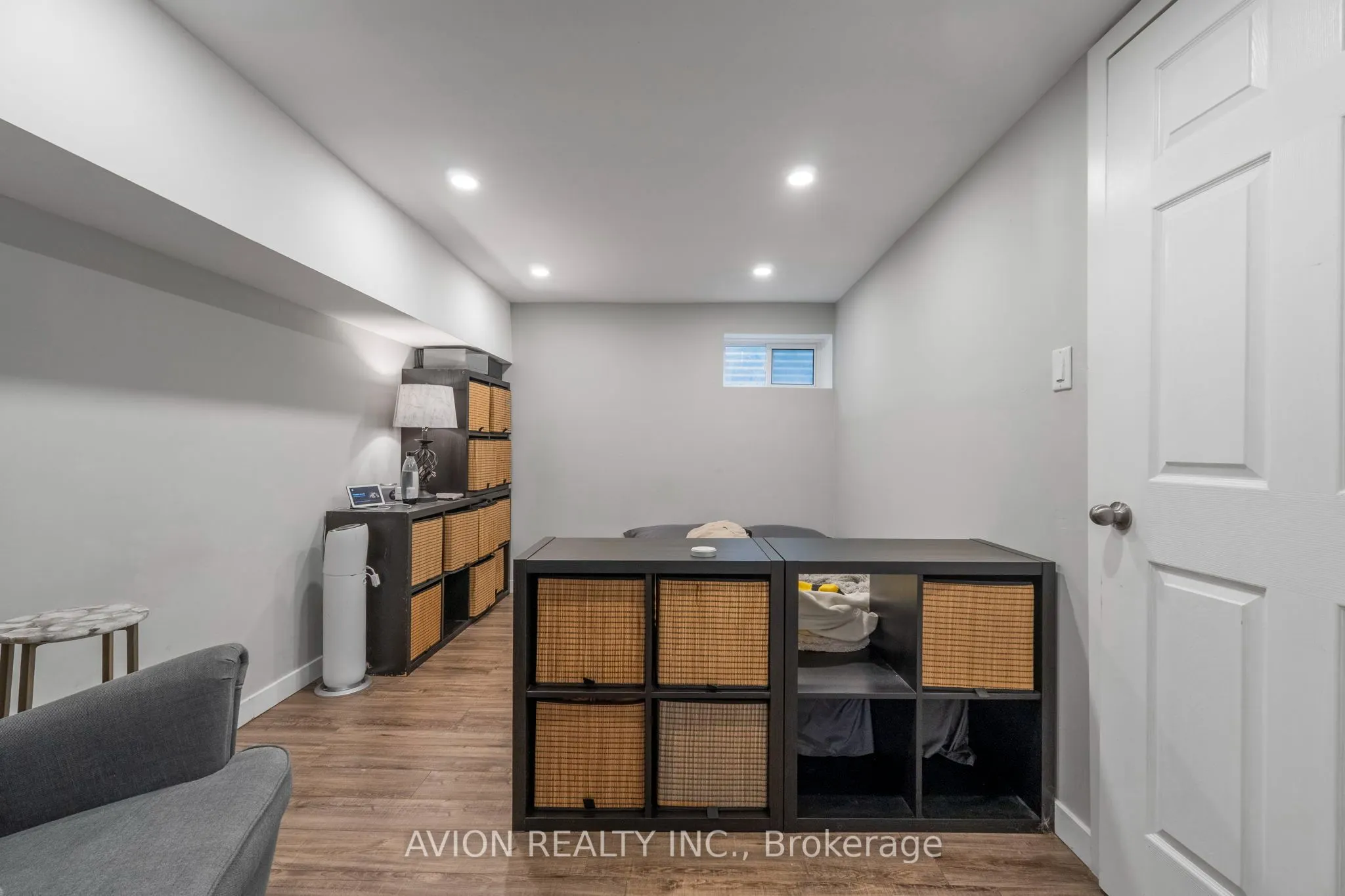 76 Livingston Road