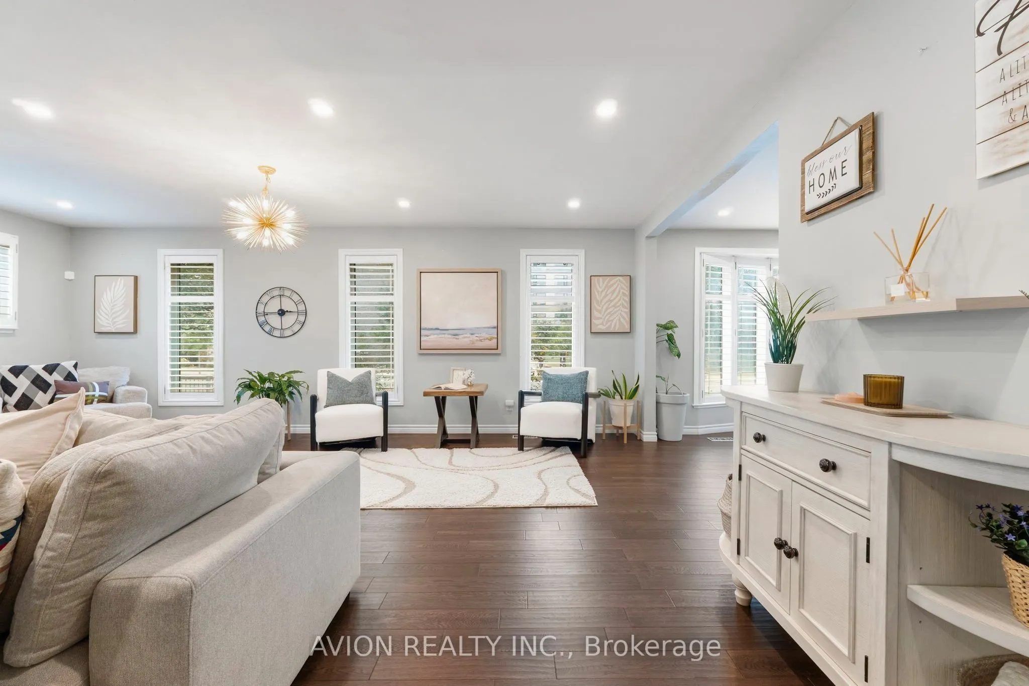 76 Livingston Road