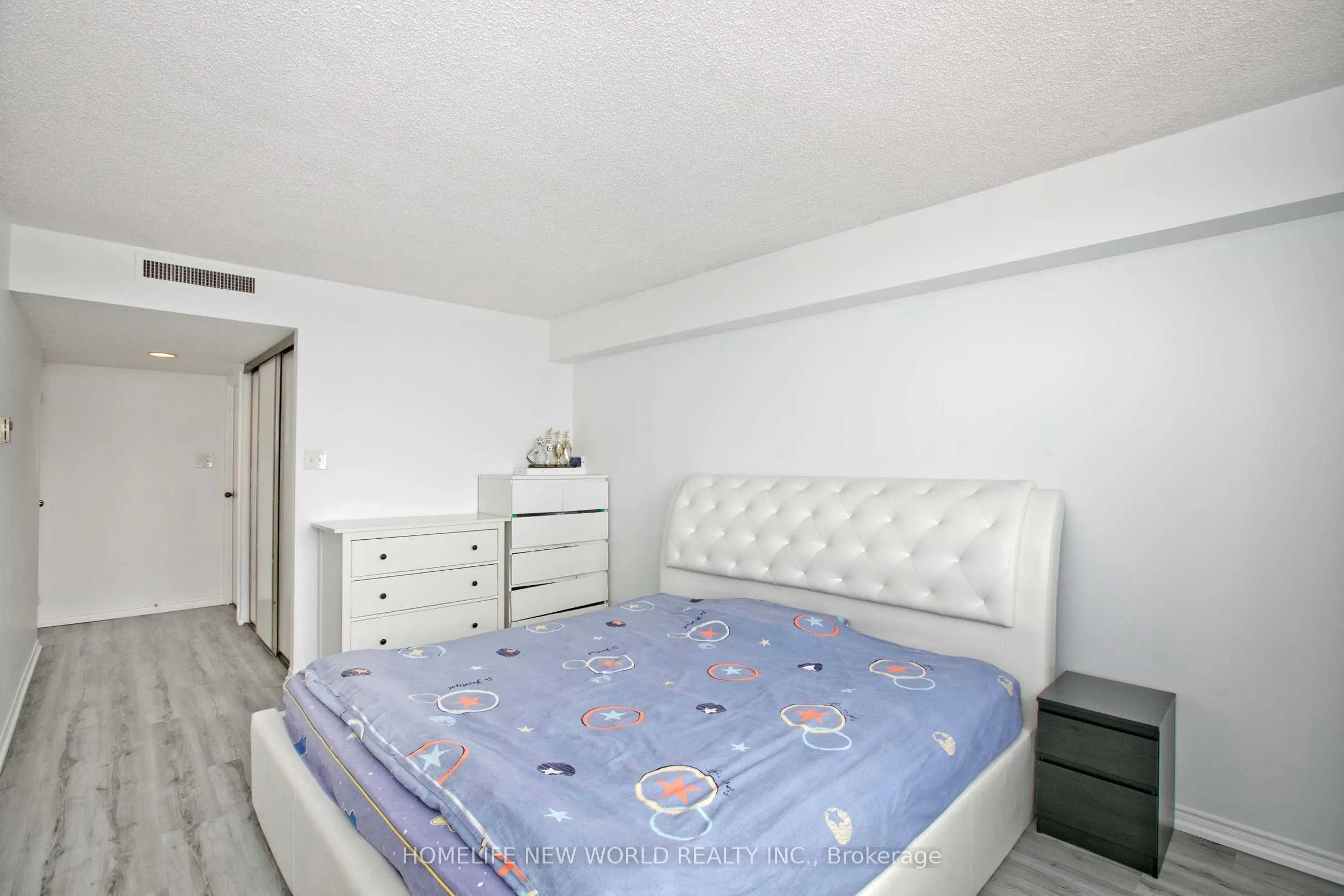 160 Alton Towers Circle #1204