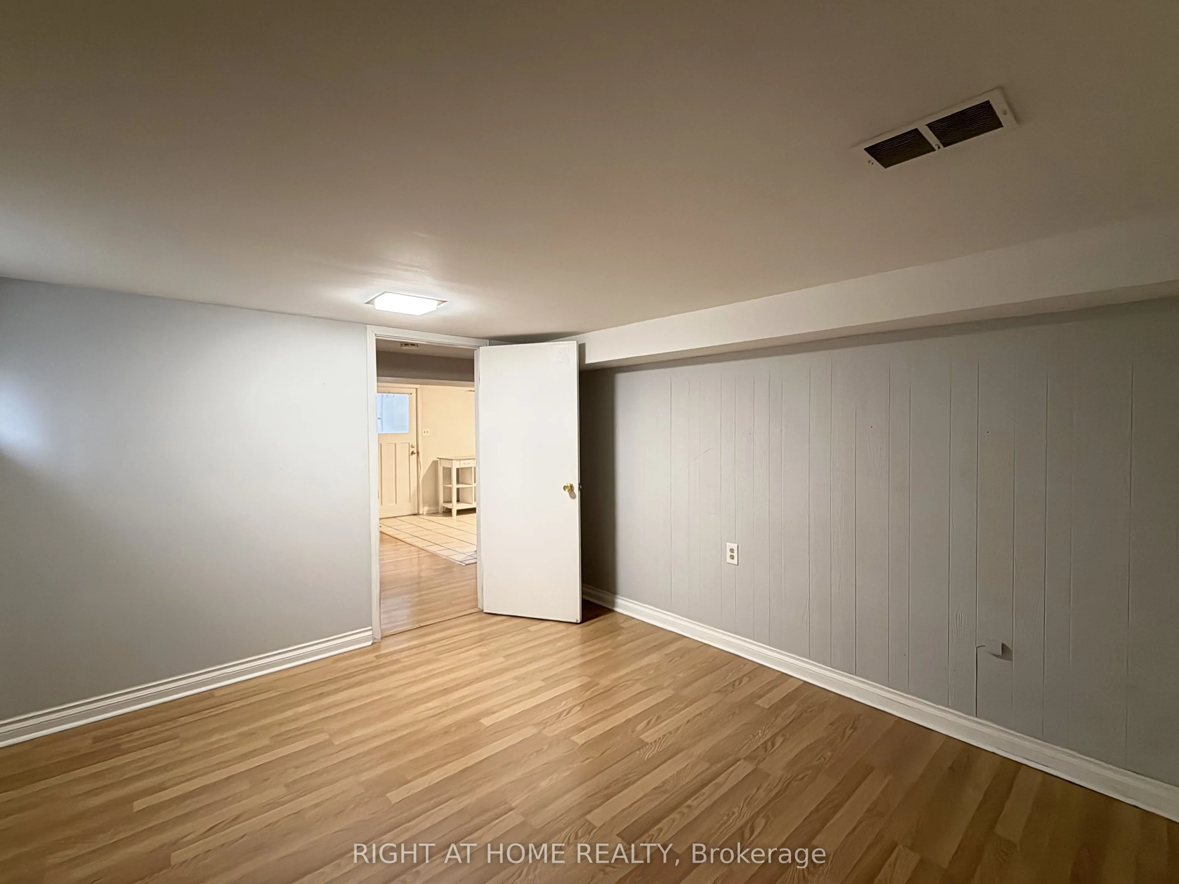214 Greenwood Avenue #Lower