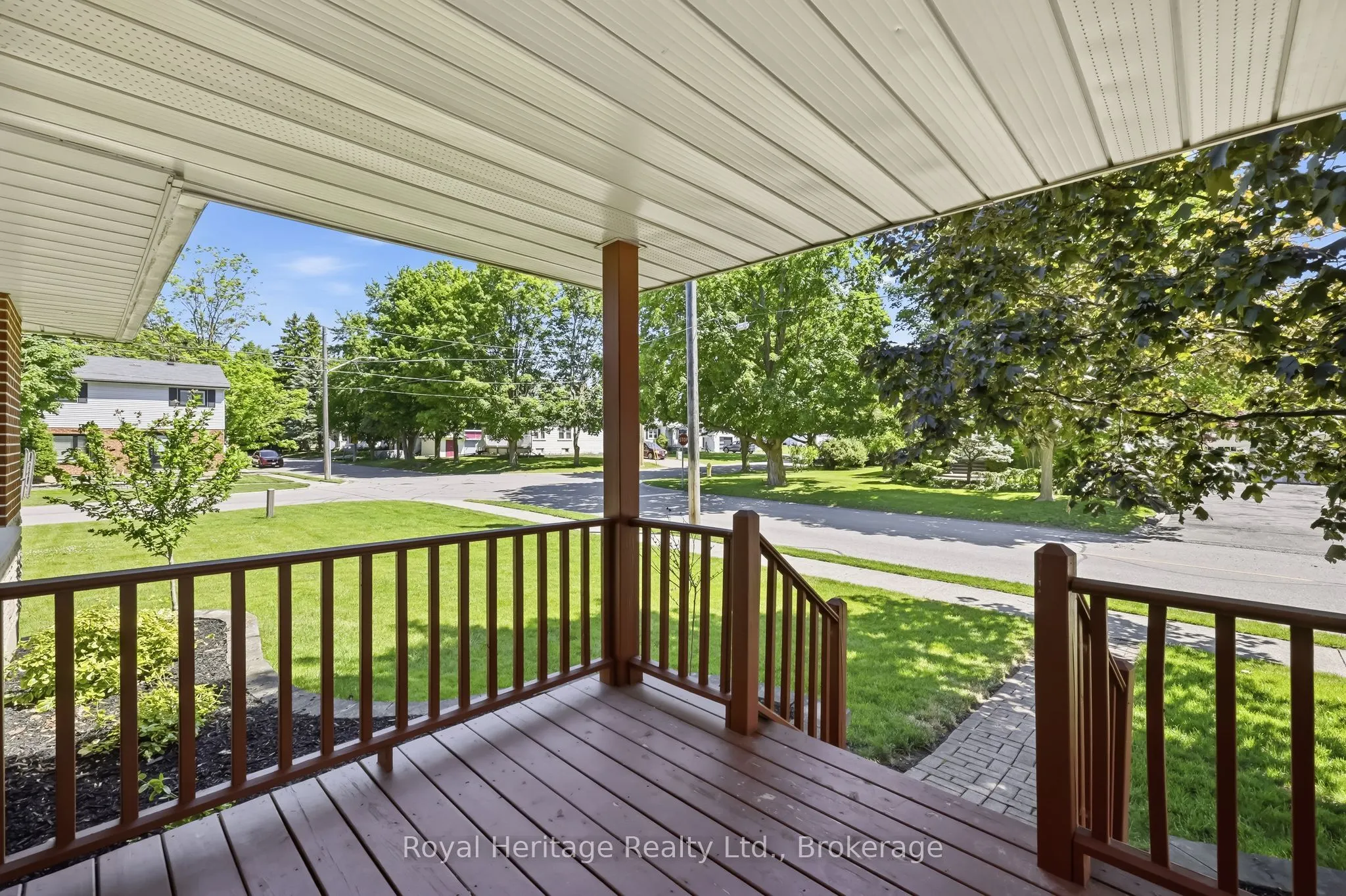 12 Simcoe Street