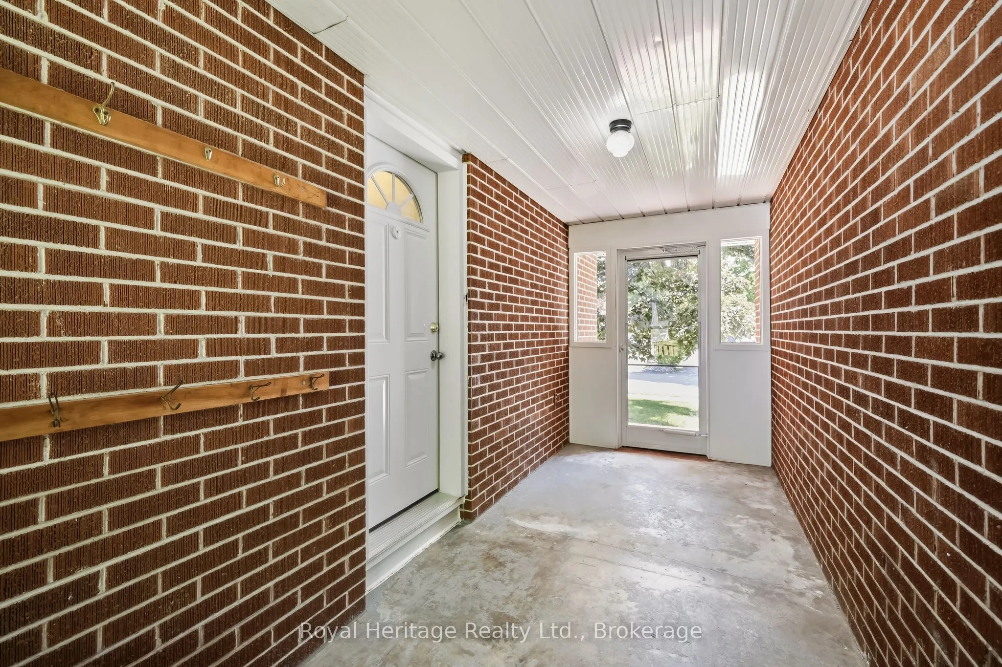12 Simcoe Street