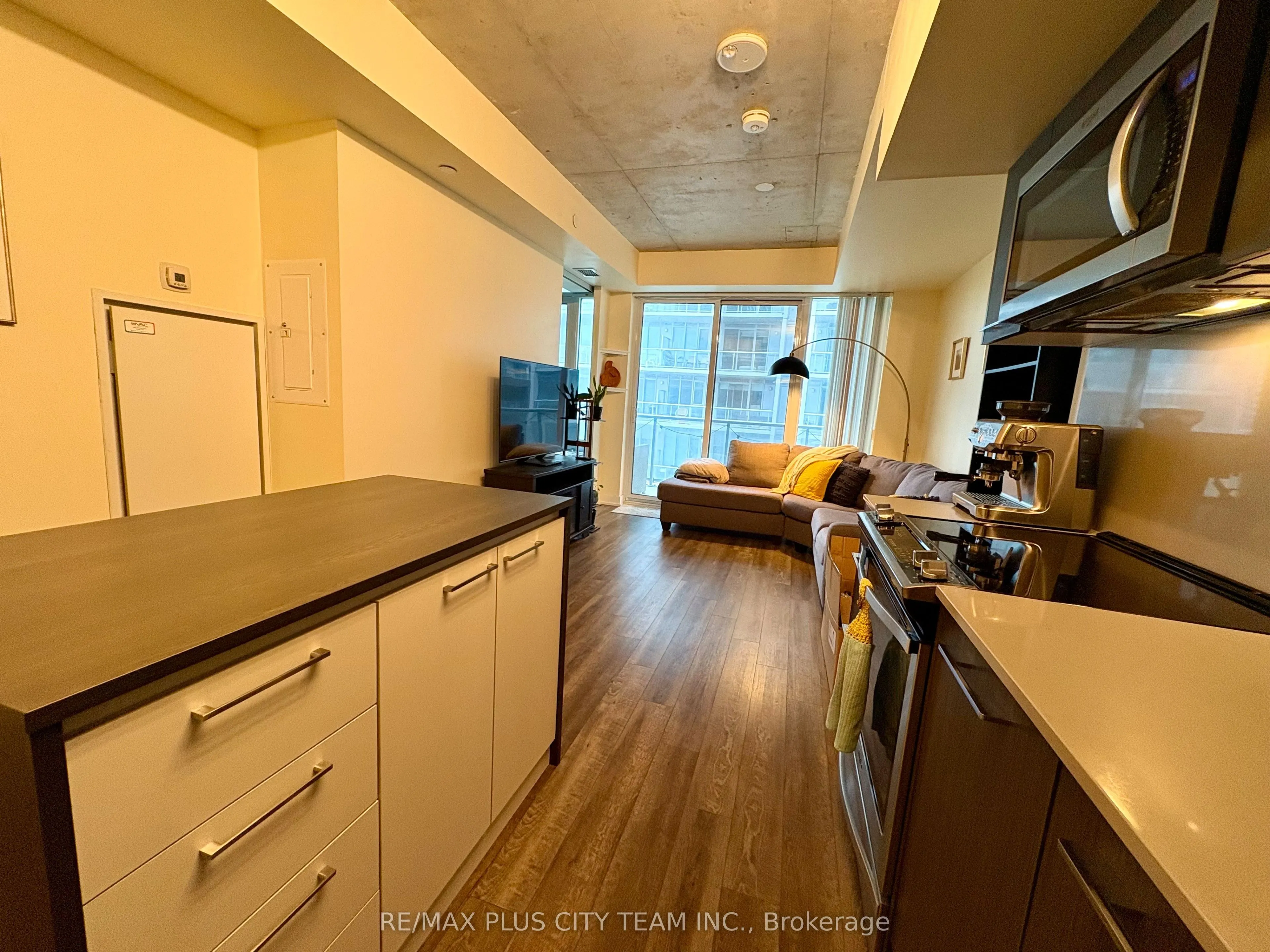 25 Baseball Place #608