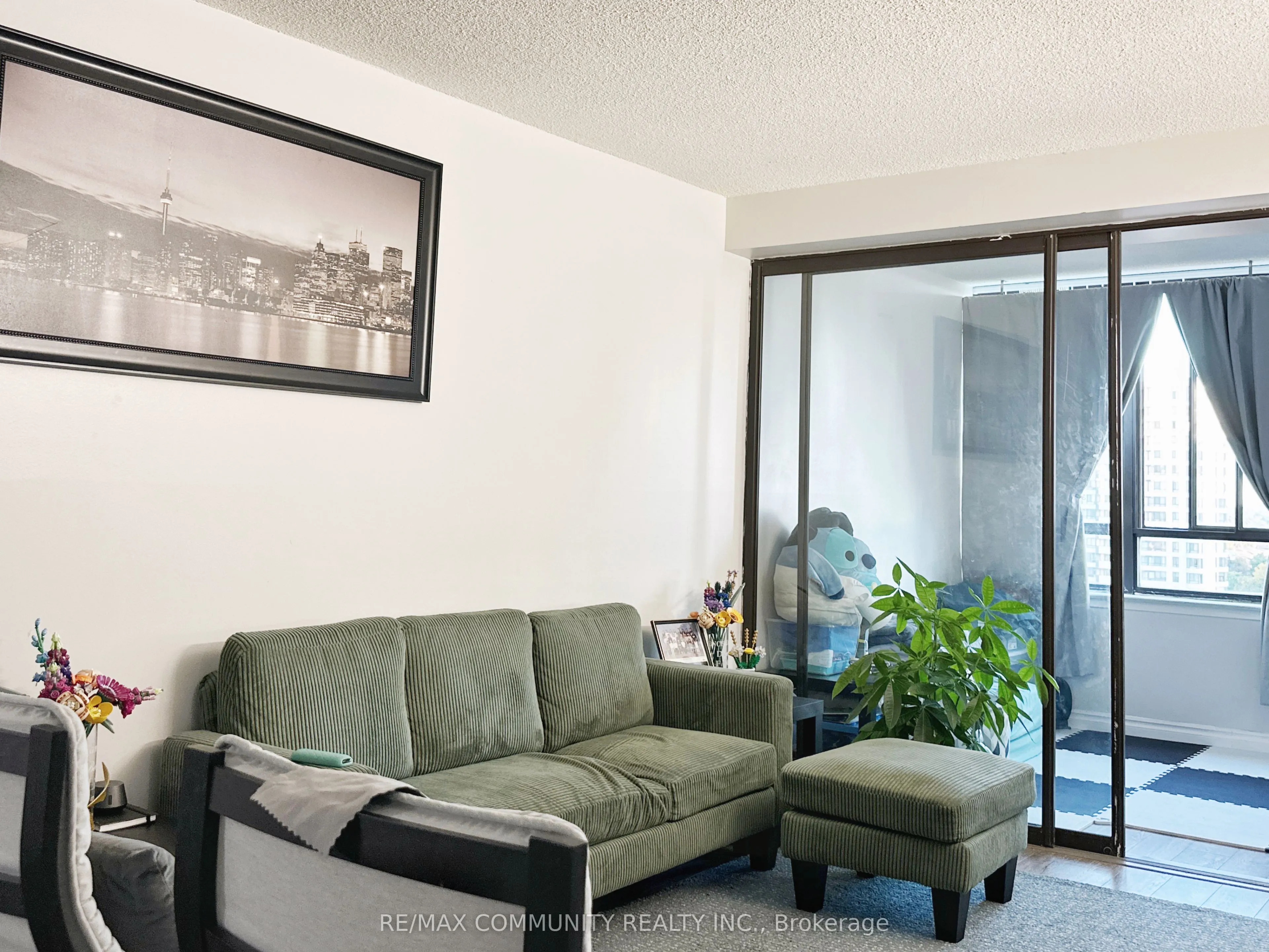 25 Bamburgh Circle #1133