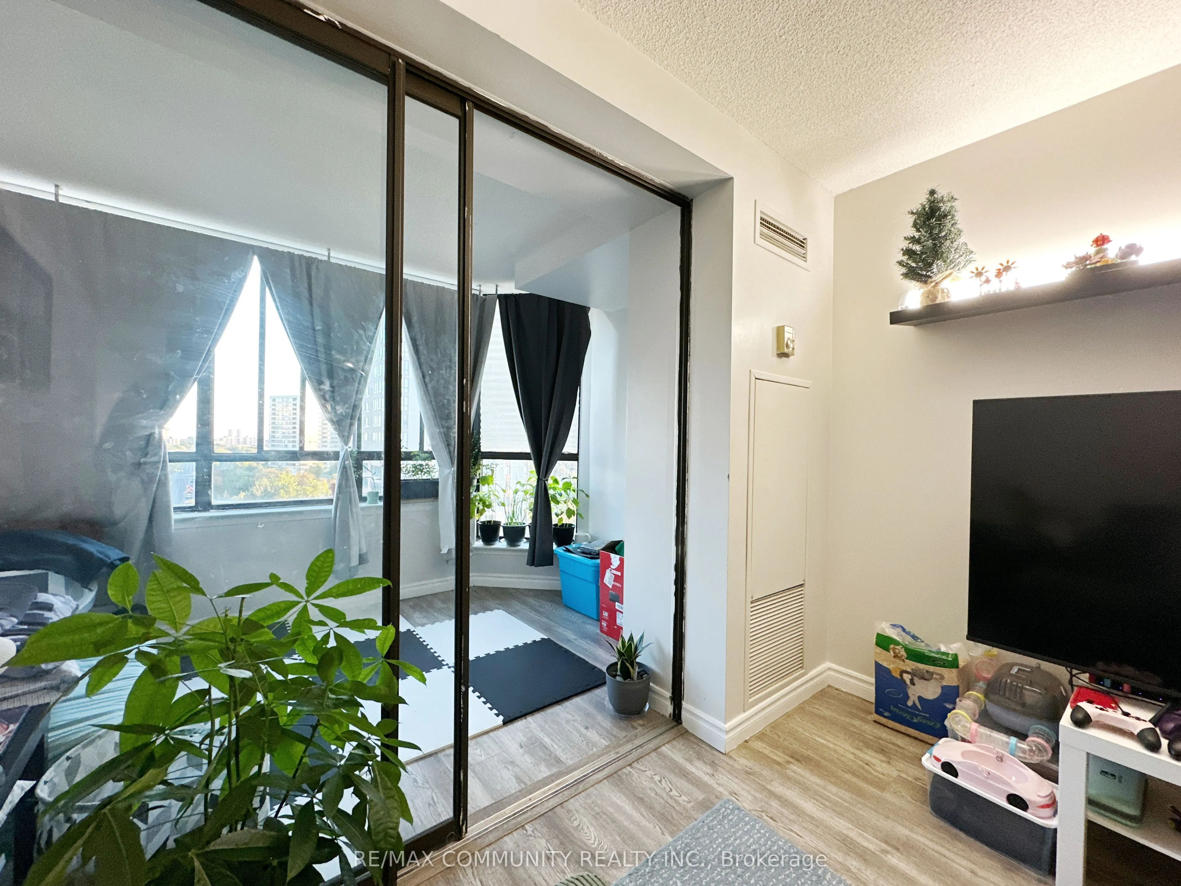 25 Bamburgh Circle #1133