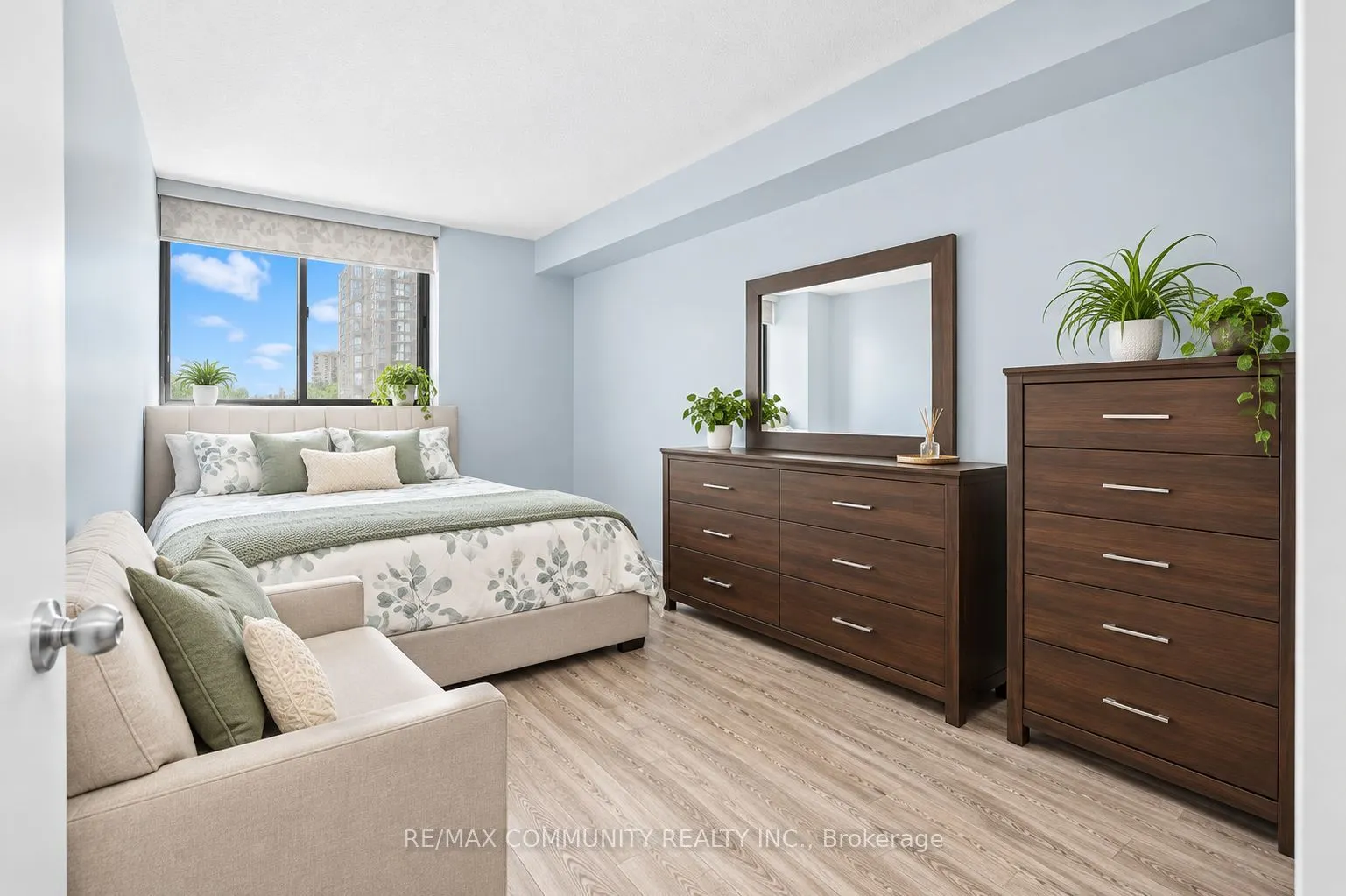 25 Bamburgh Circle #1133