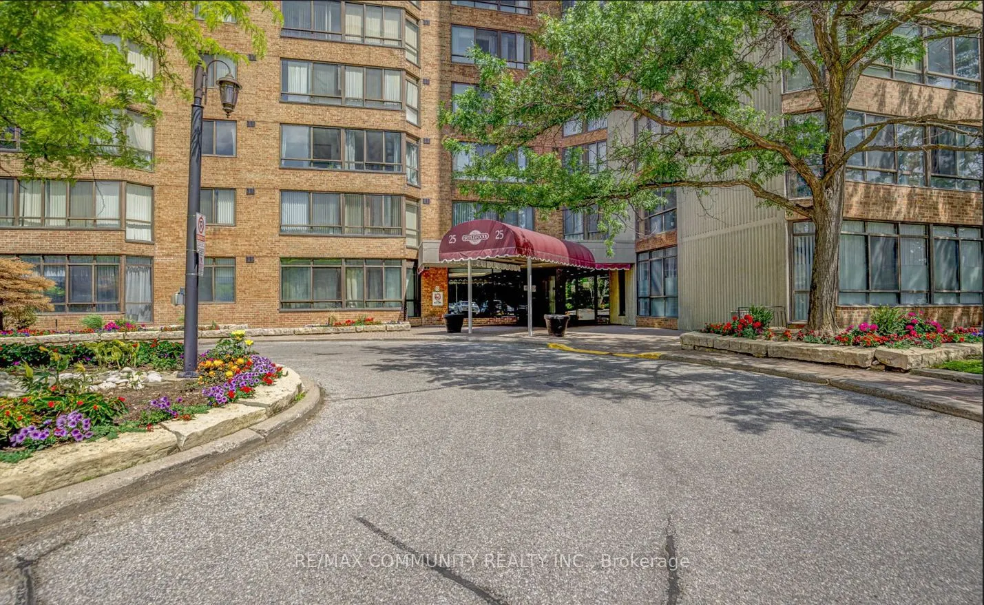 25 Bamburgh Circle #1133