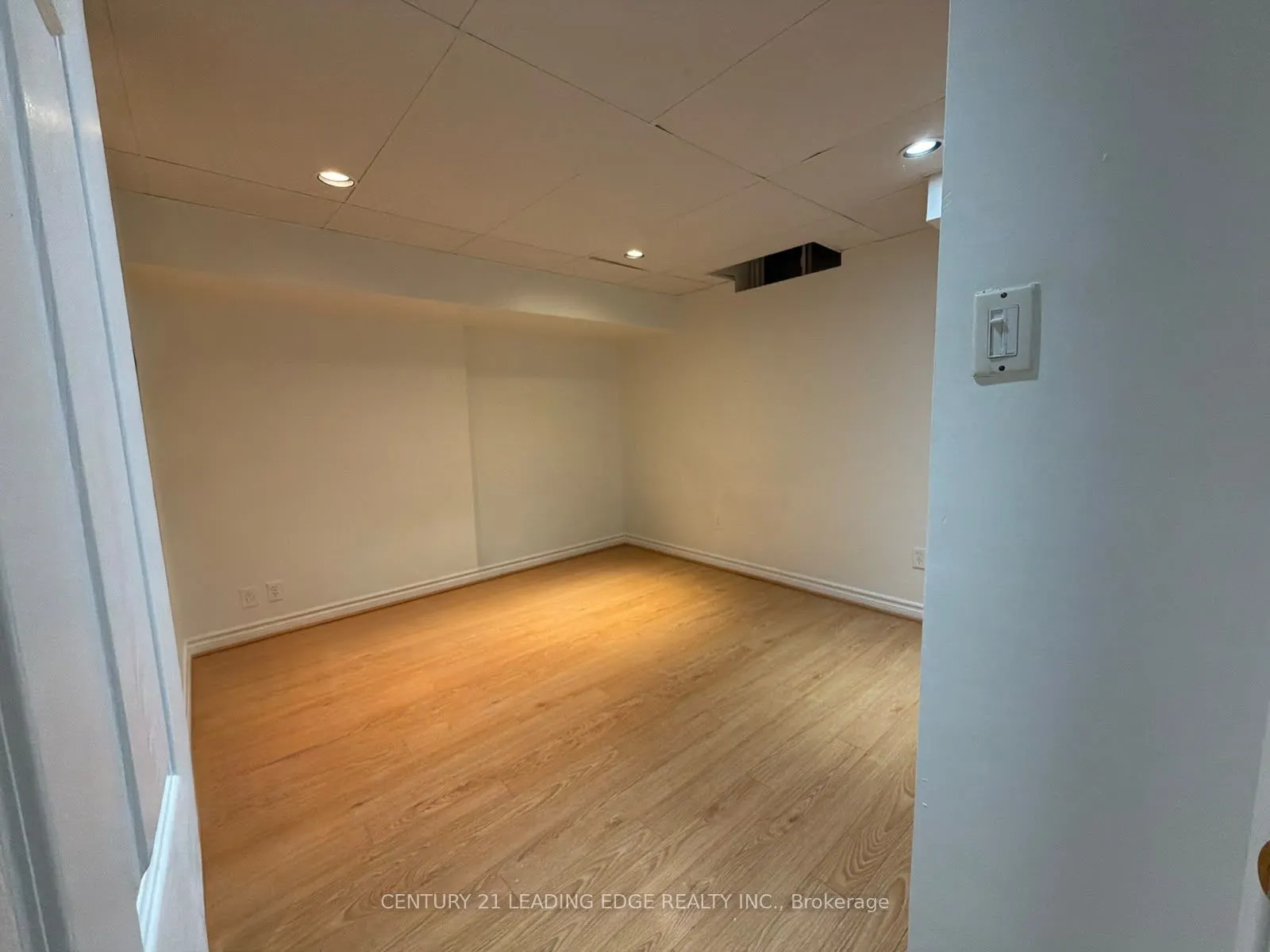 1237 Fieldstone Circle #Lower