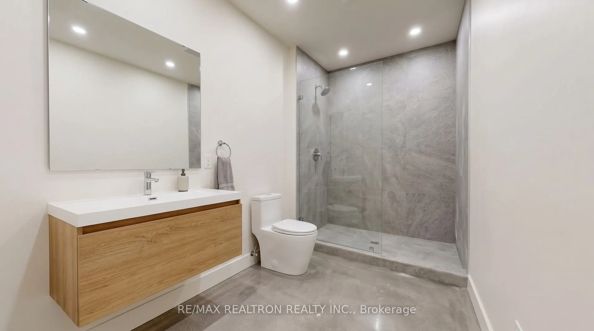 100 Wingarden Court #1215