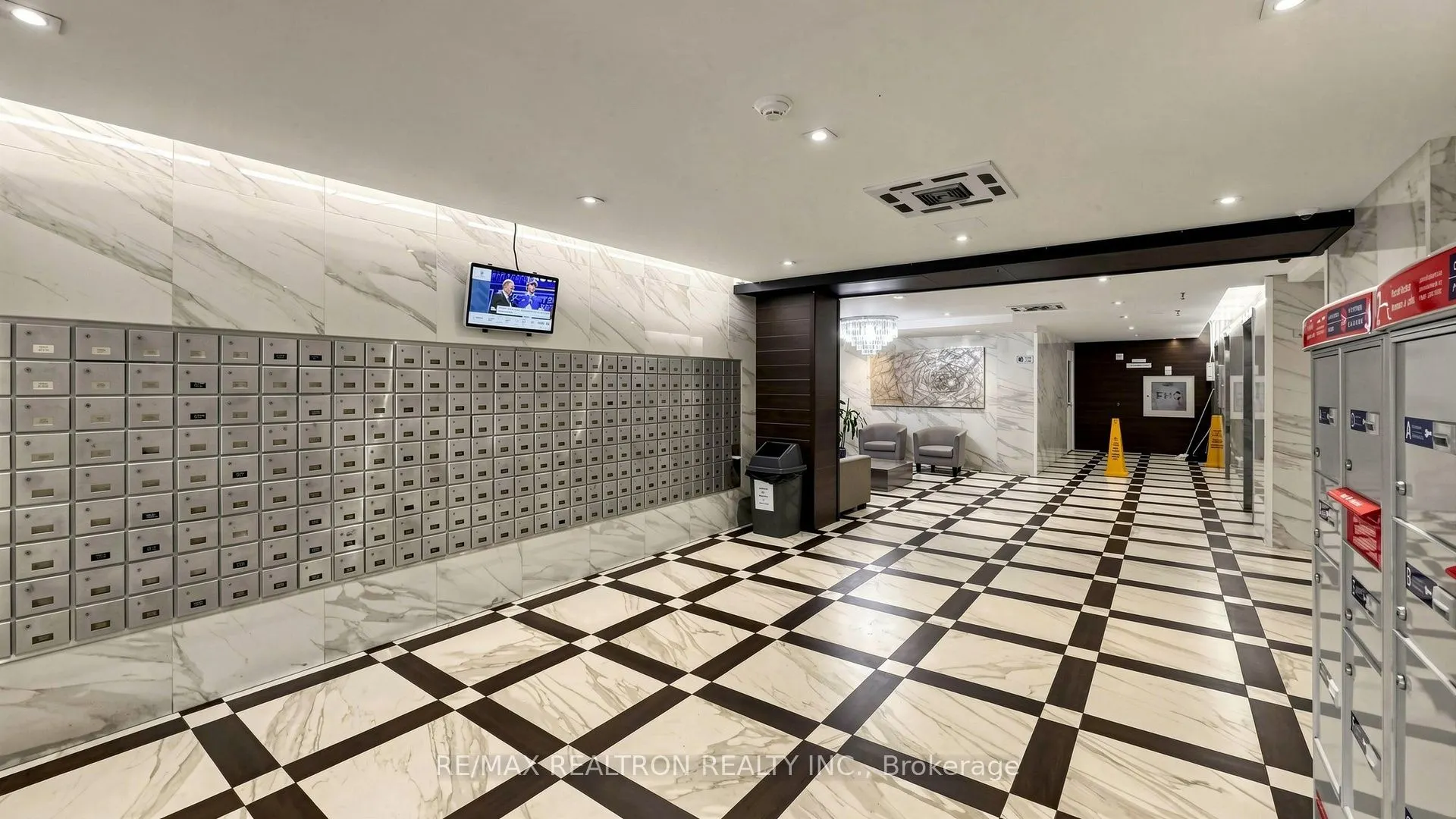 100 Wingarden Court #1215