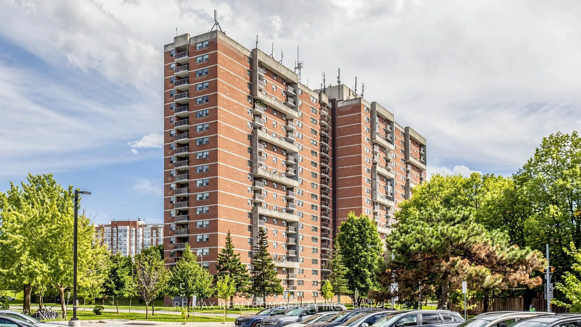 100 Wingarden Court #1215