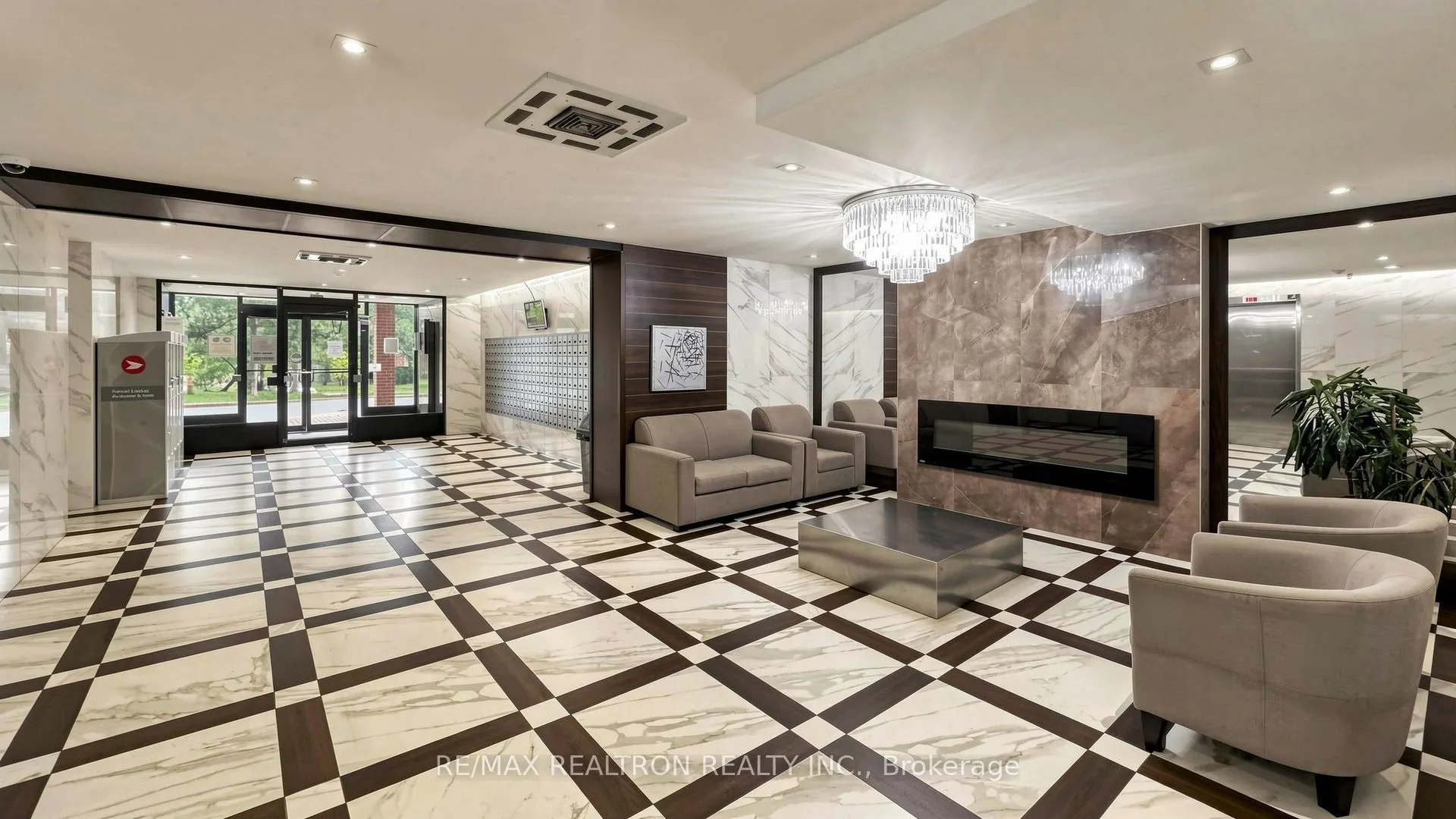 100 Wingarden Court #1215