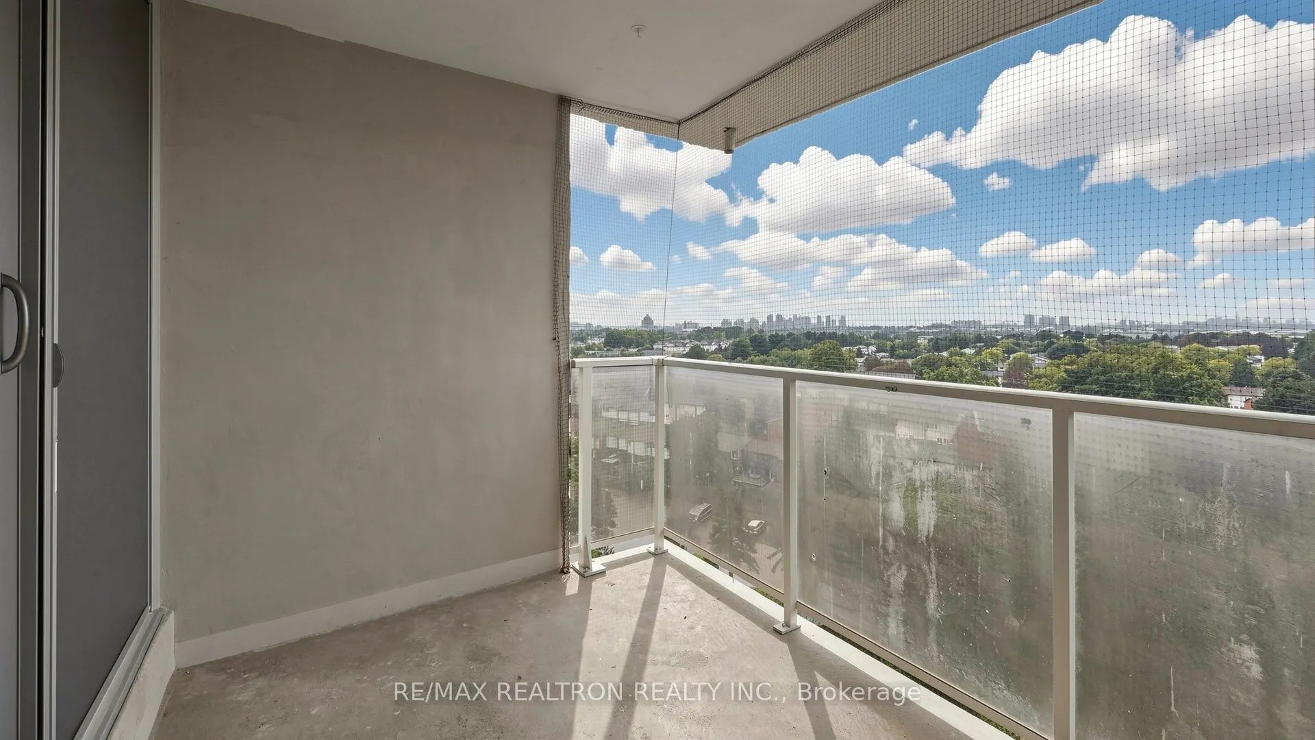 100 Wingarden Court #1215