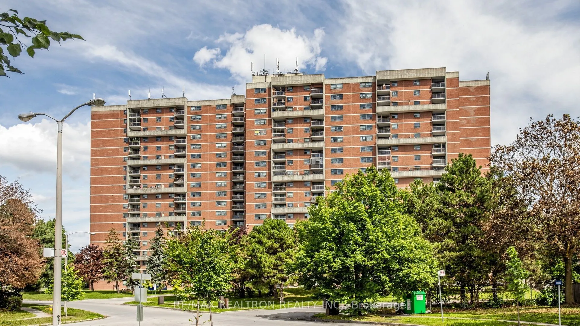 100 Wingarden Court #1215