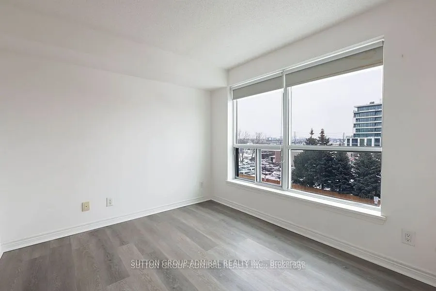 60 Fairfax Crescent #409