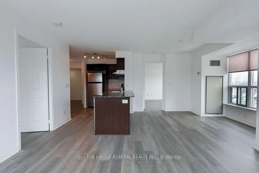 60 Fairfax Crescent #409