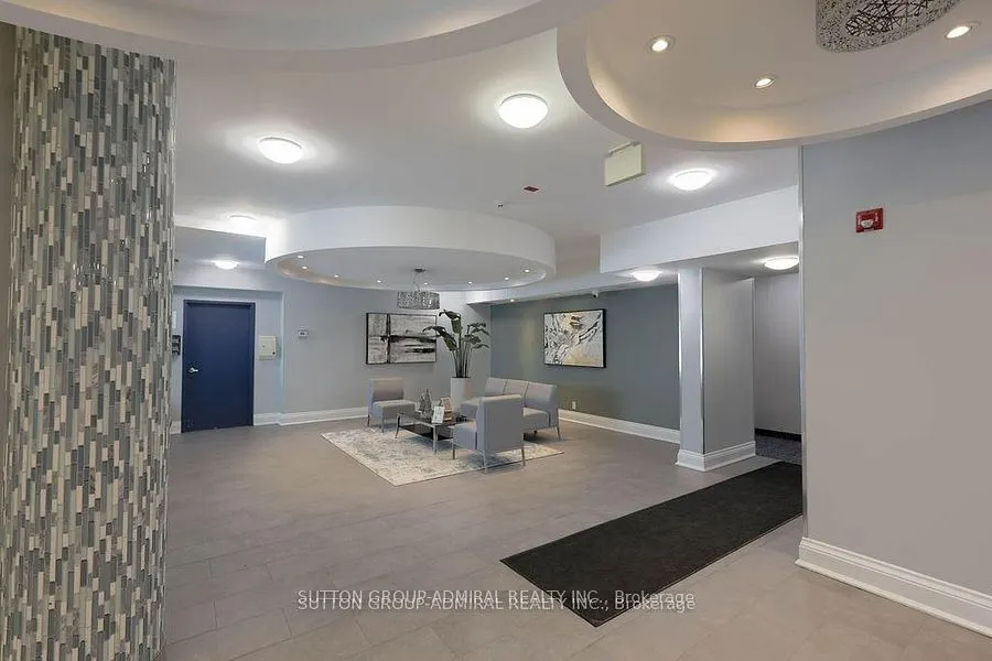 60 Fairfax Crescent #409