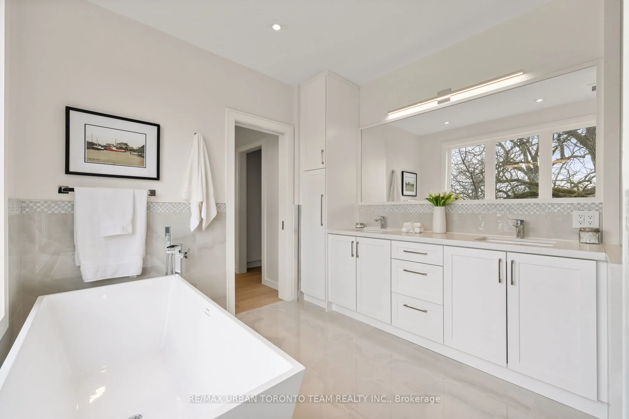 4 Drake Crescent