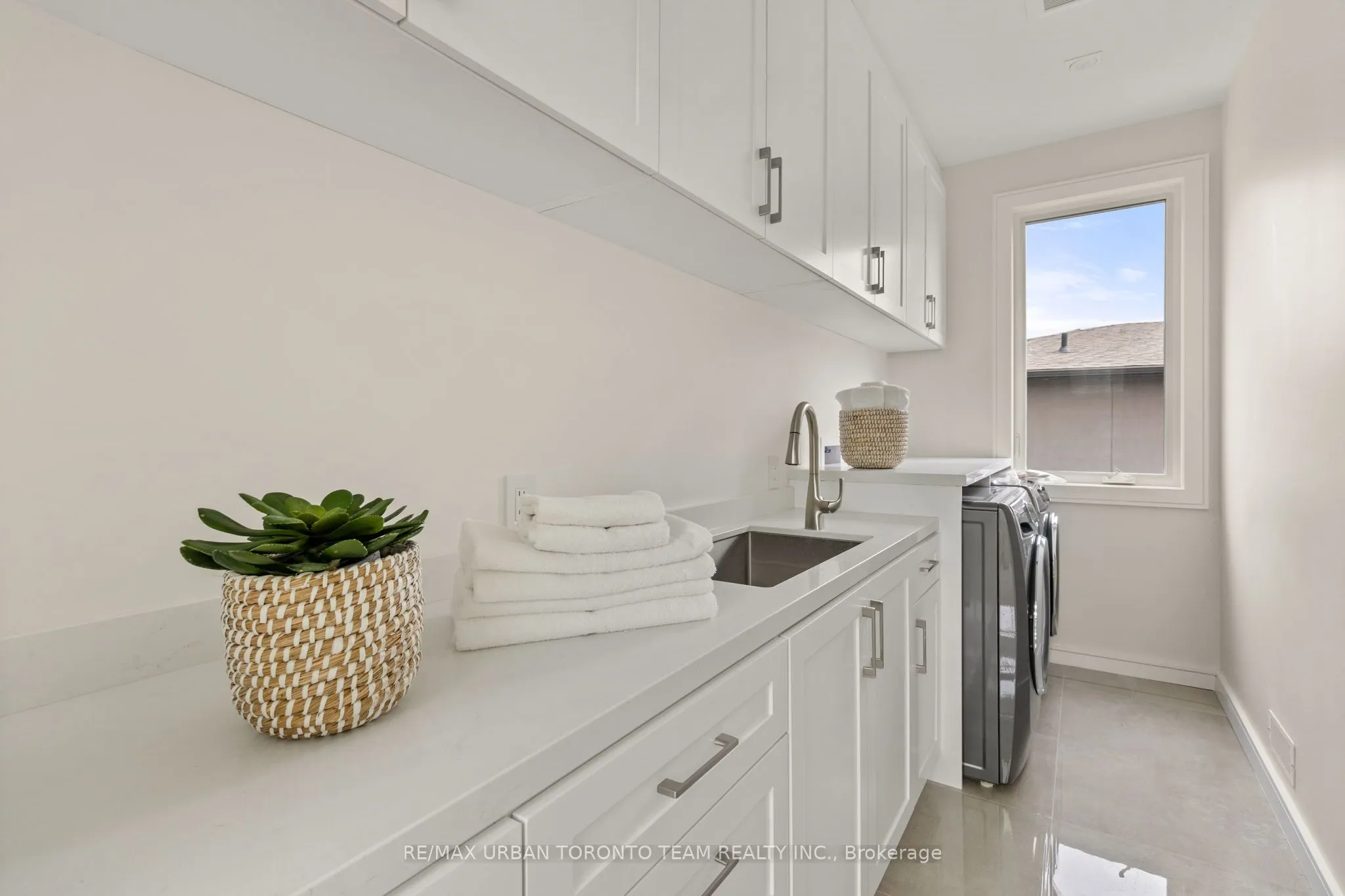 4 Drake Crescent