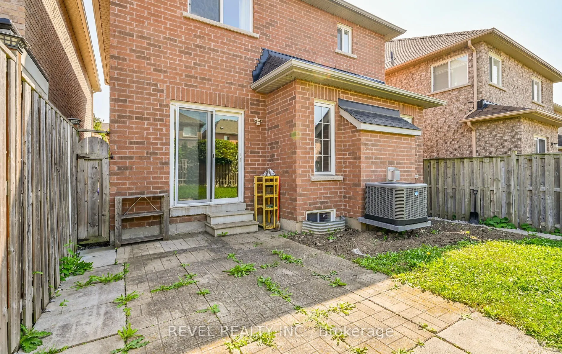 91 Oceanpearl Crescent