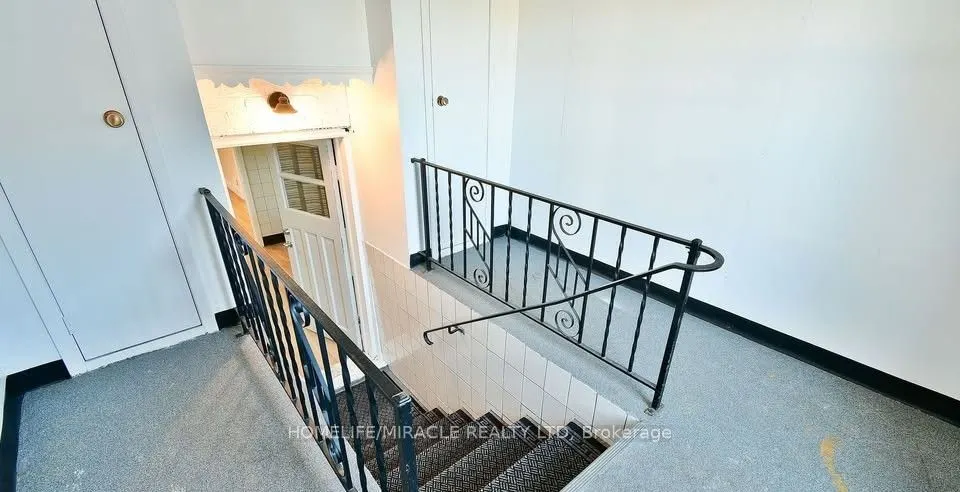 584 Montgomery Street