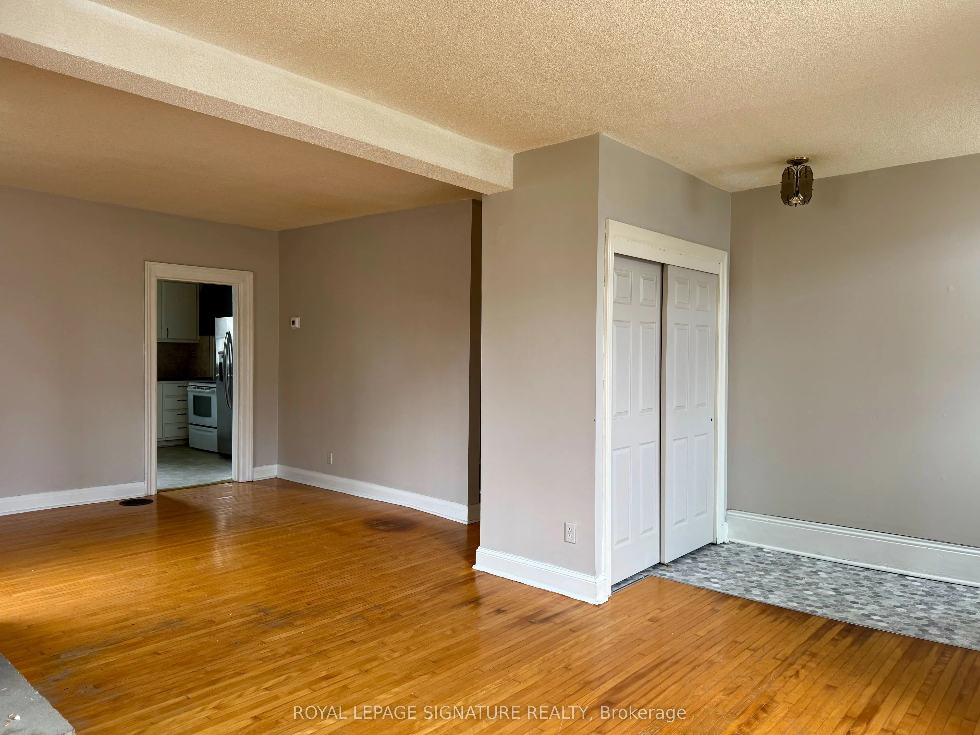 12 Hemlock Avenue