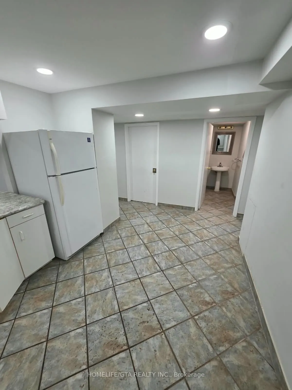 214 Ravenscroft Road #Basement