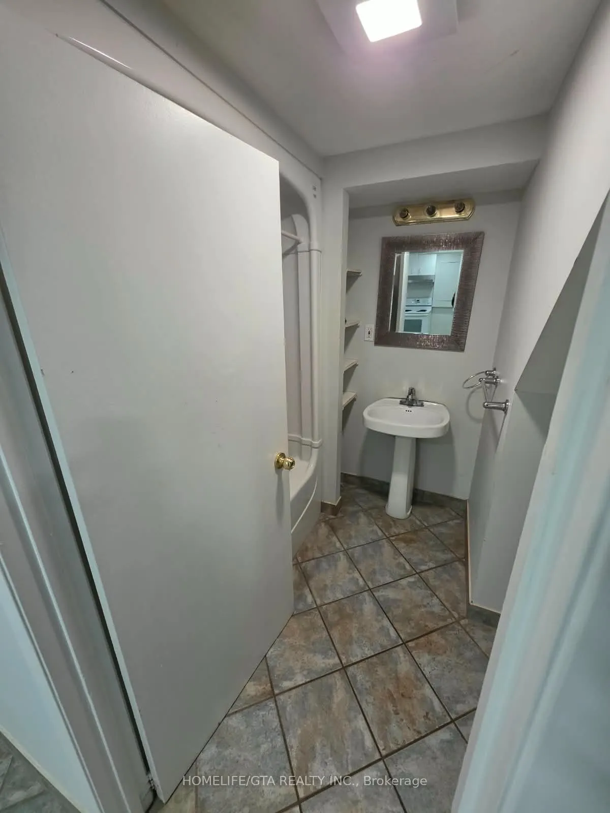214 Ravenscroft Road #Basement