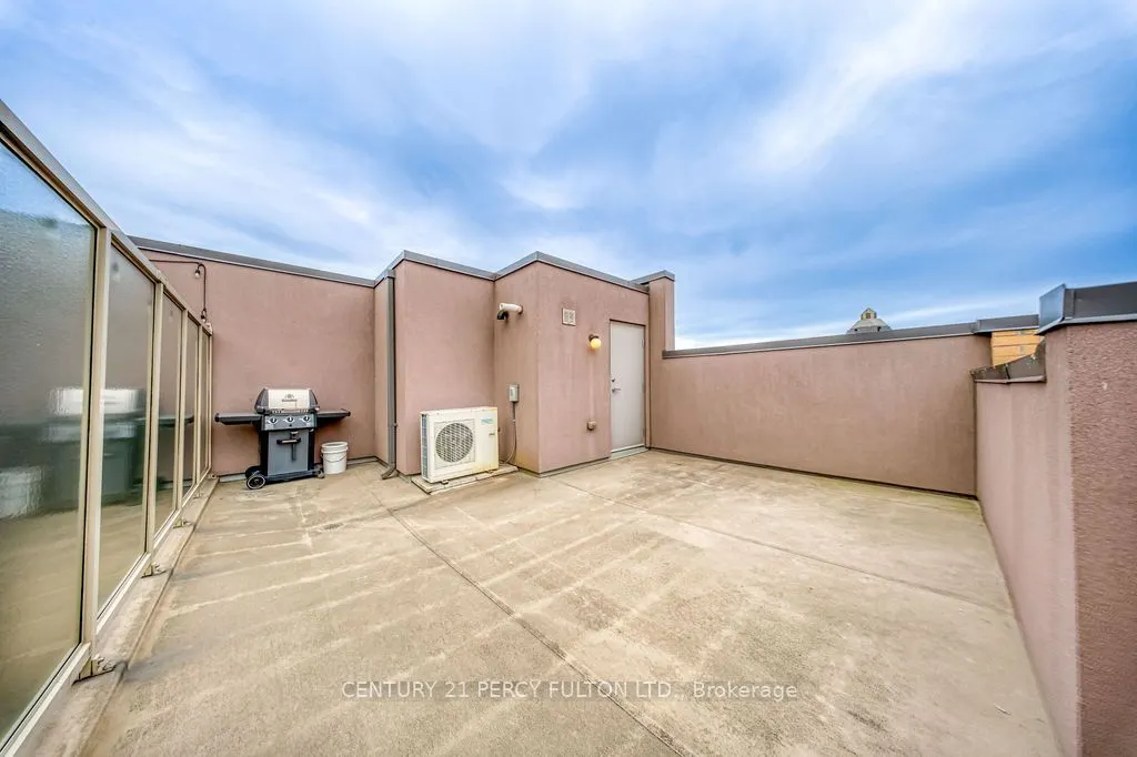 90 Orchid Place Drive #304