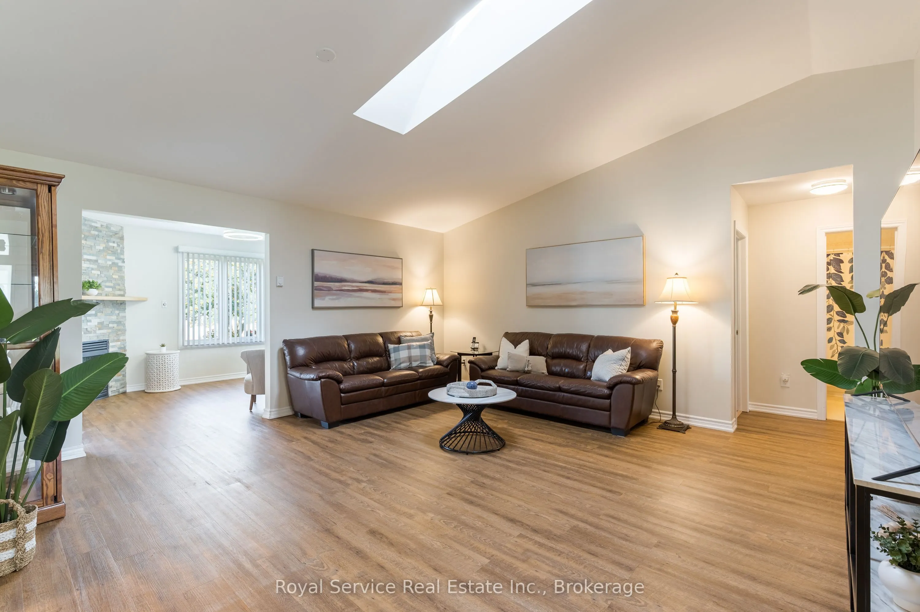 11 Algonquin Trail