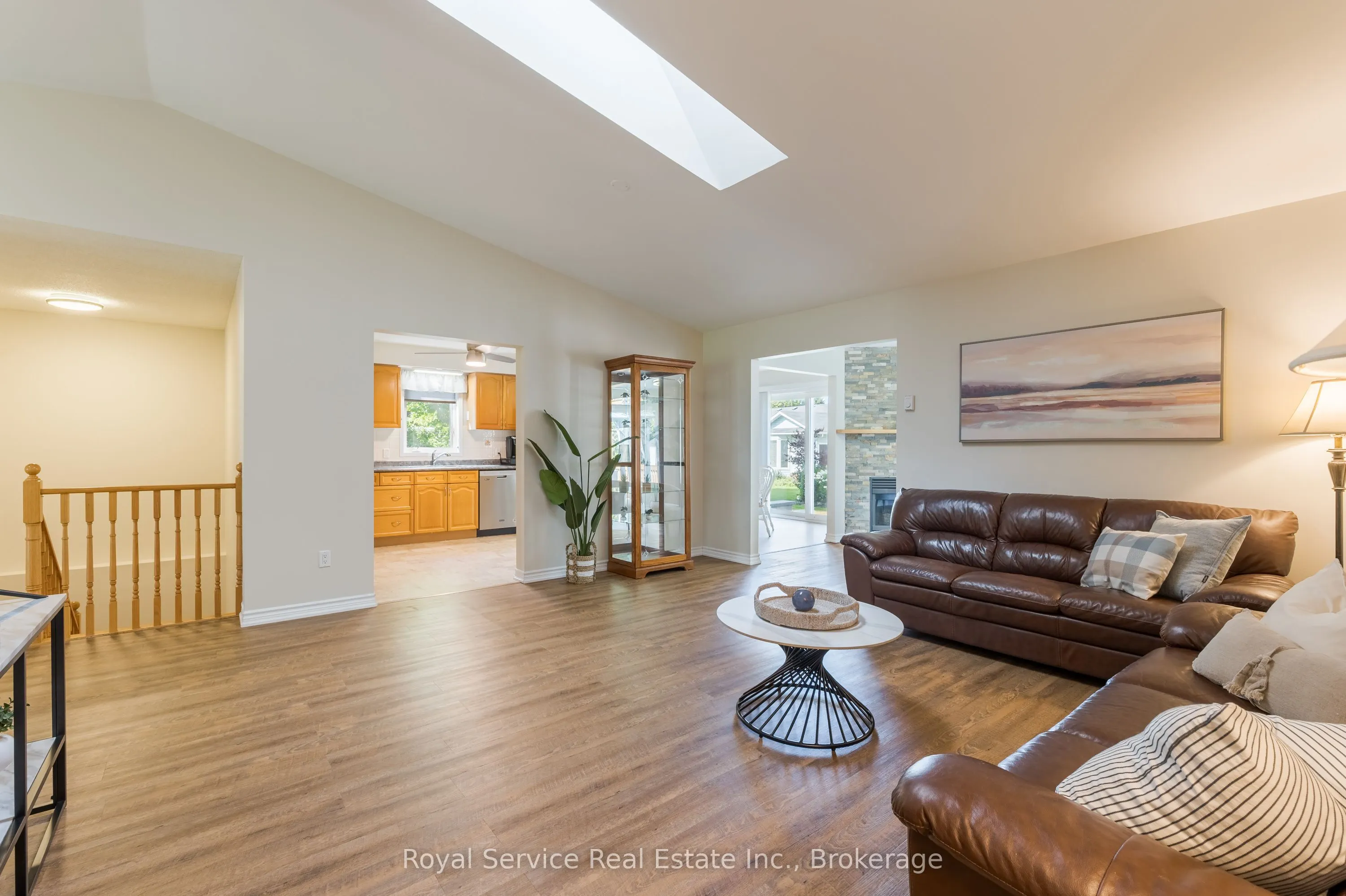 11 Algonquin Trail