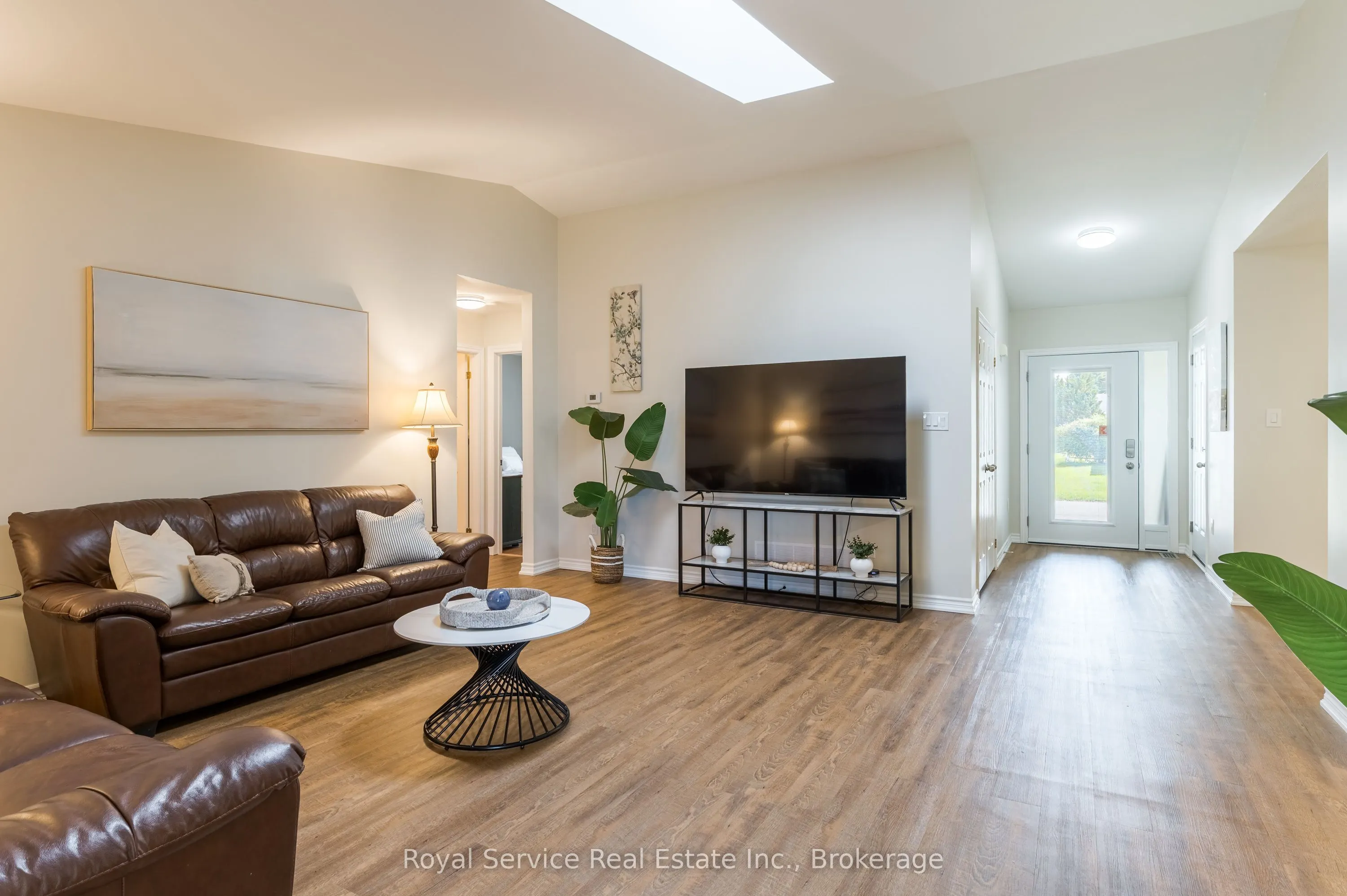 11 Algonquin Trail