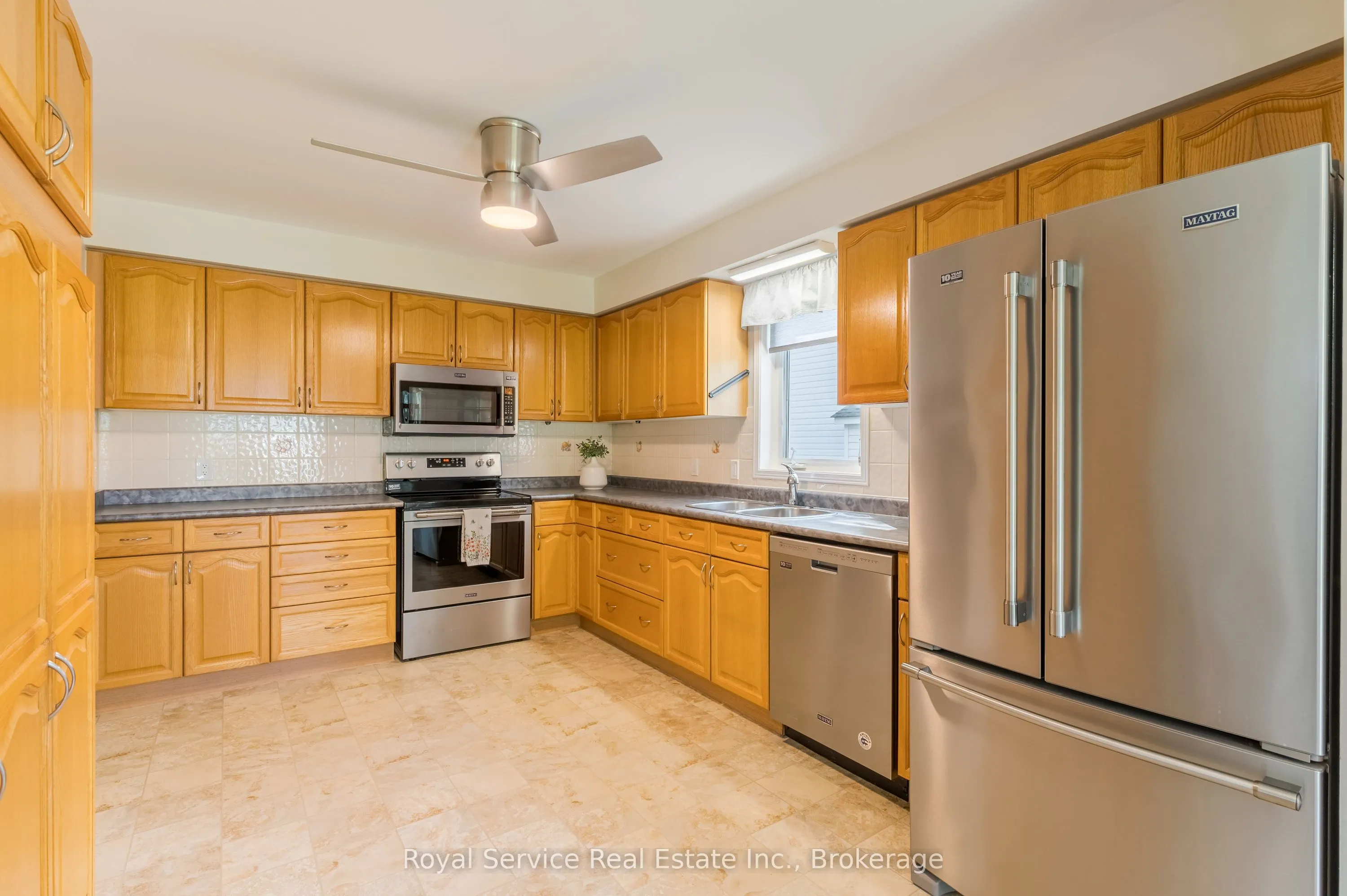 11 Algonquin Trail