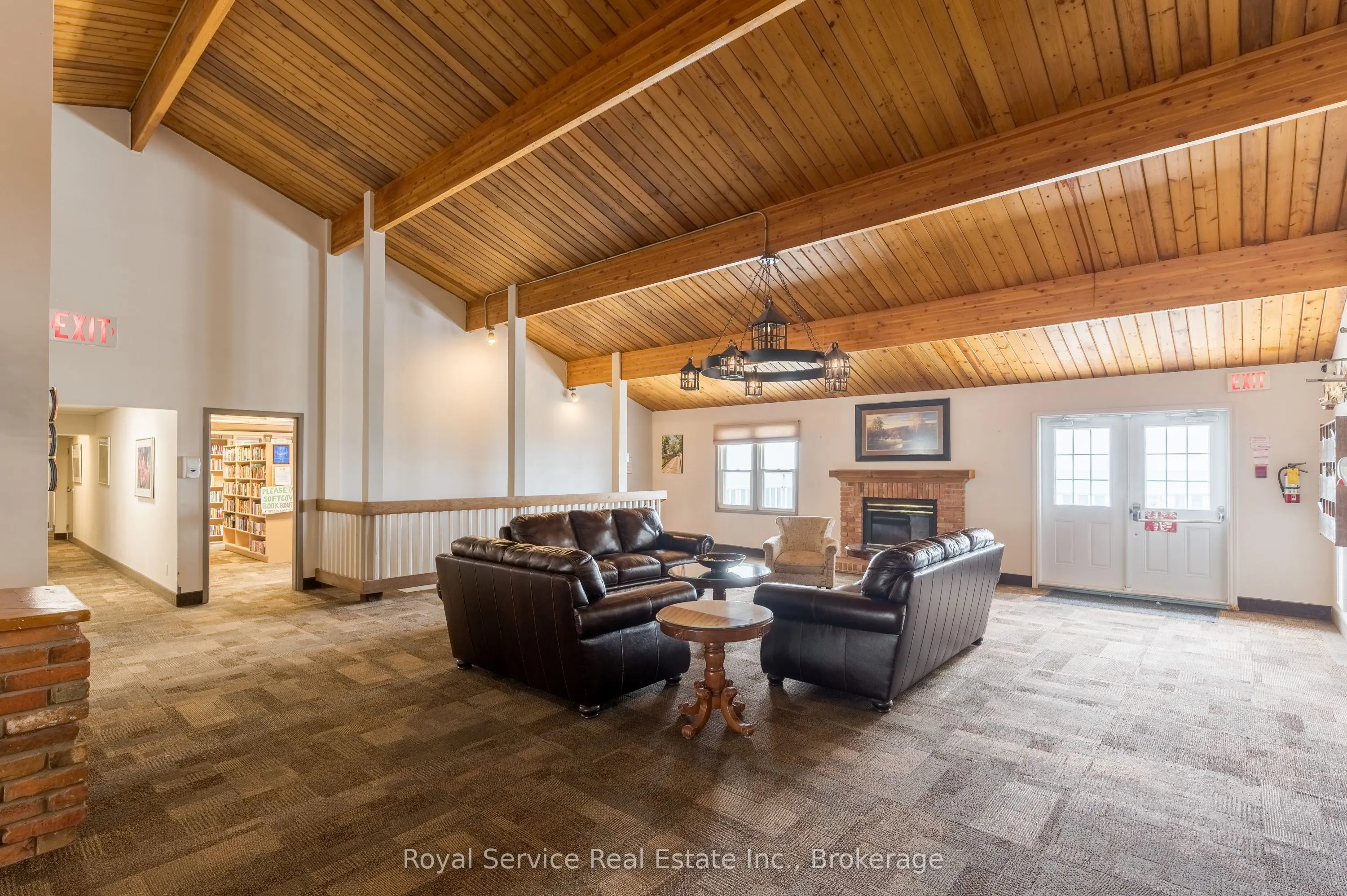 11 Algonquin Trail