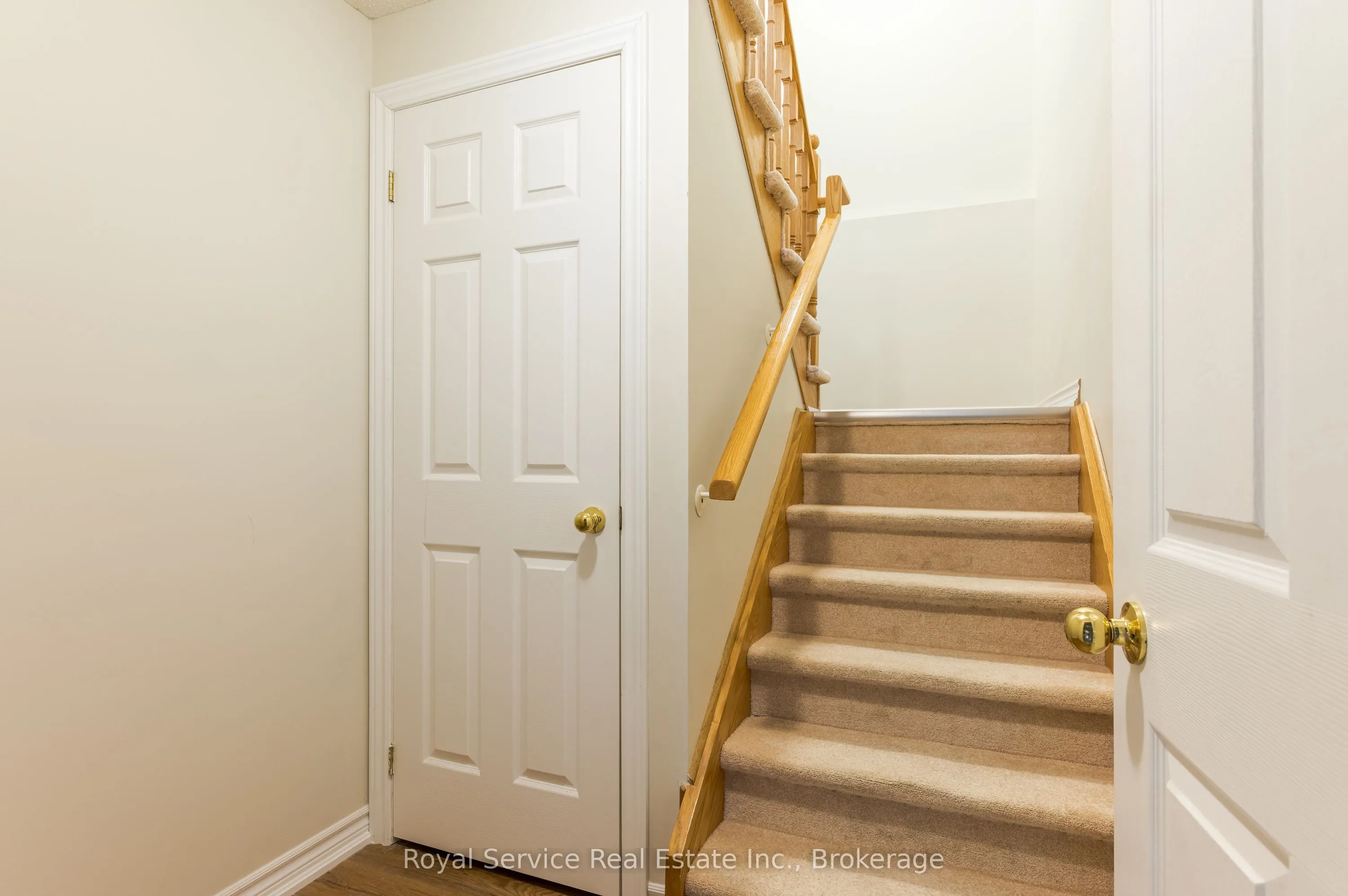 11 Algonquin Trail