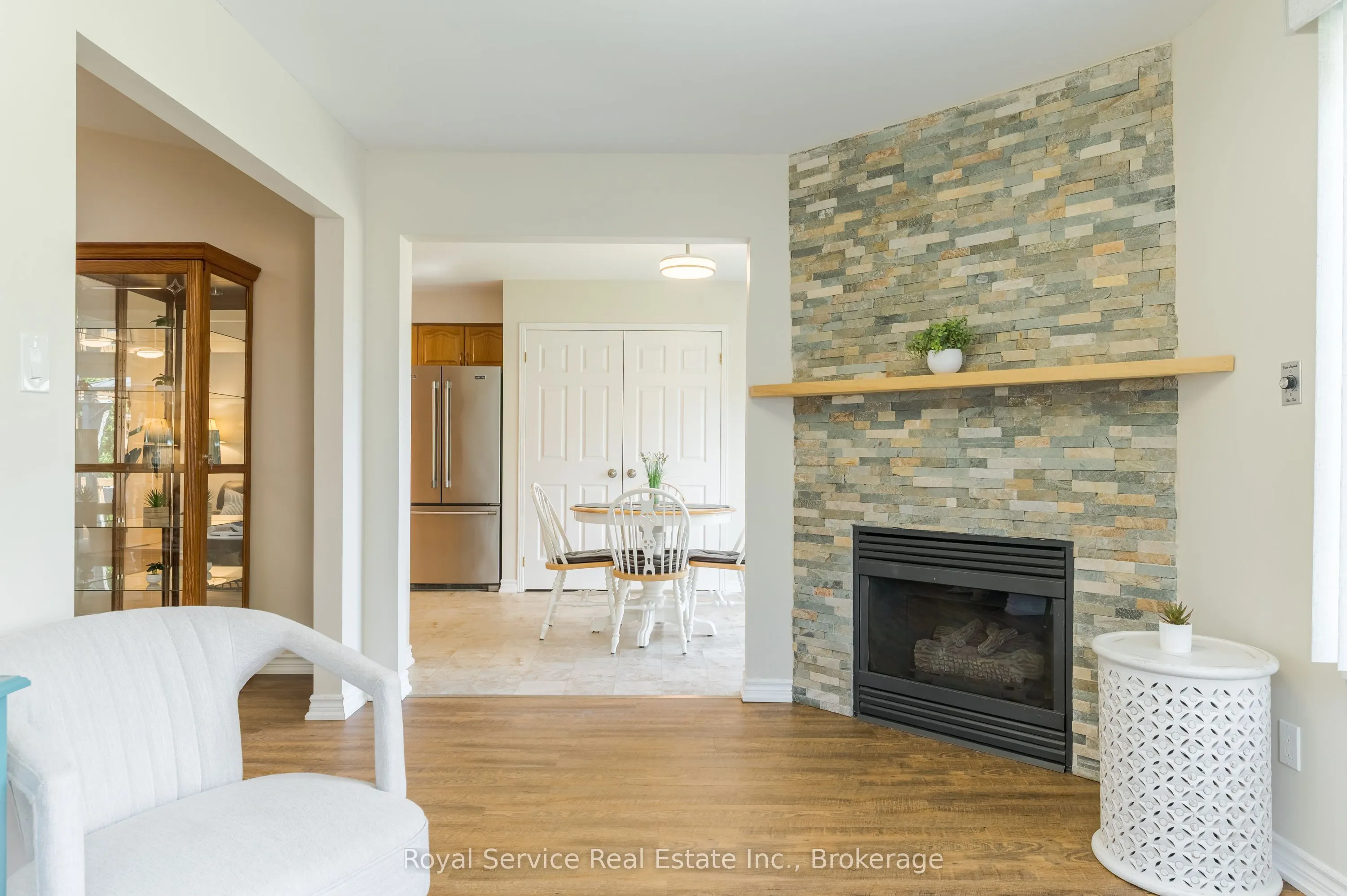 11 Algonquin Trail