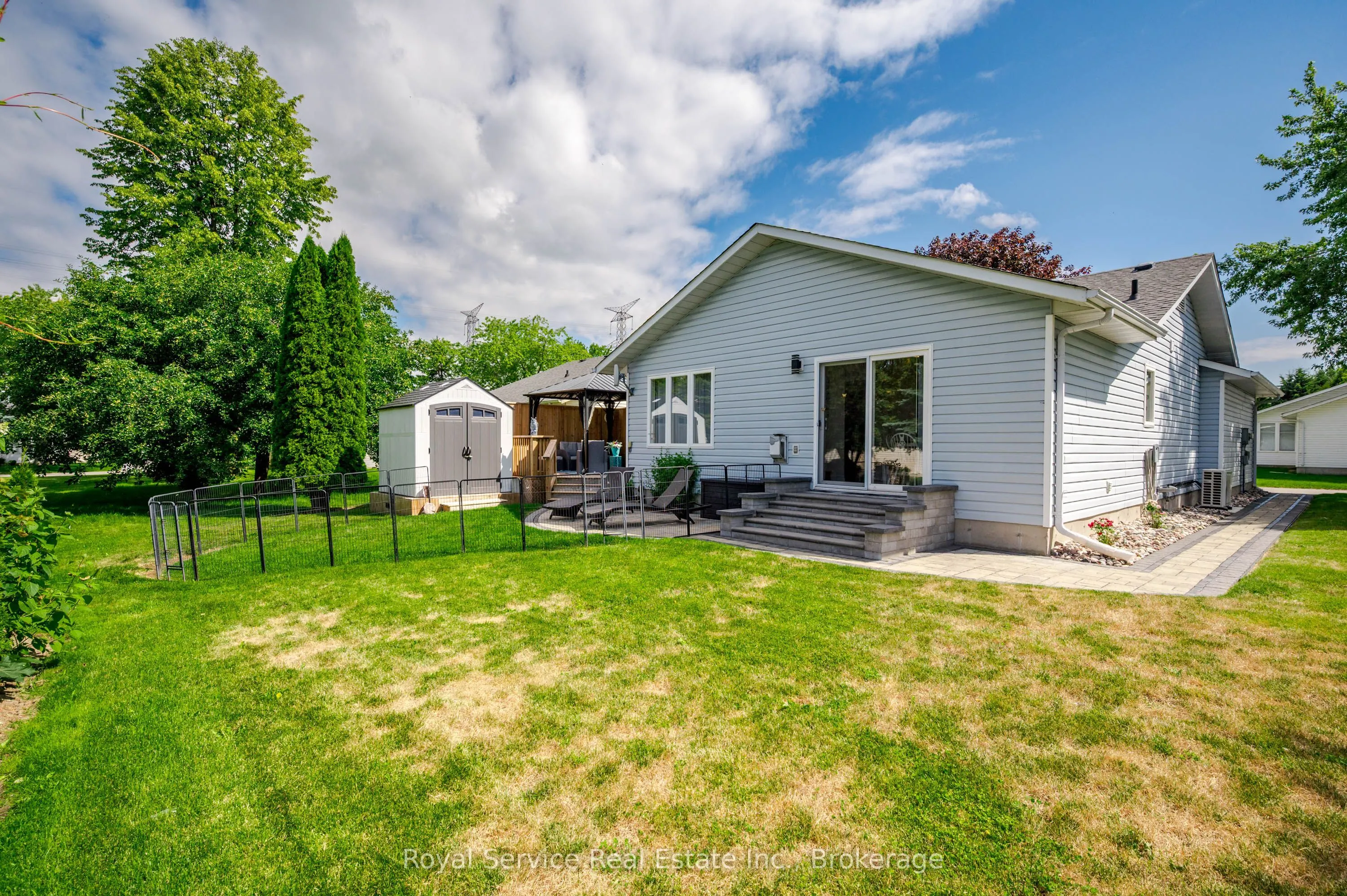 11 Algonquin Trail