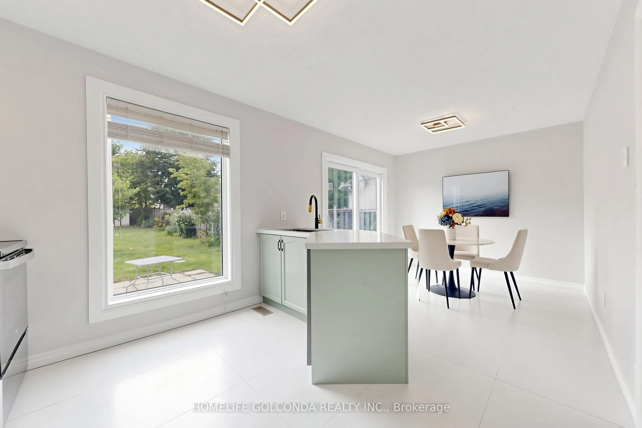 1704 Canadore Crescent