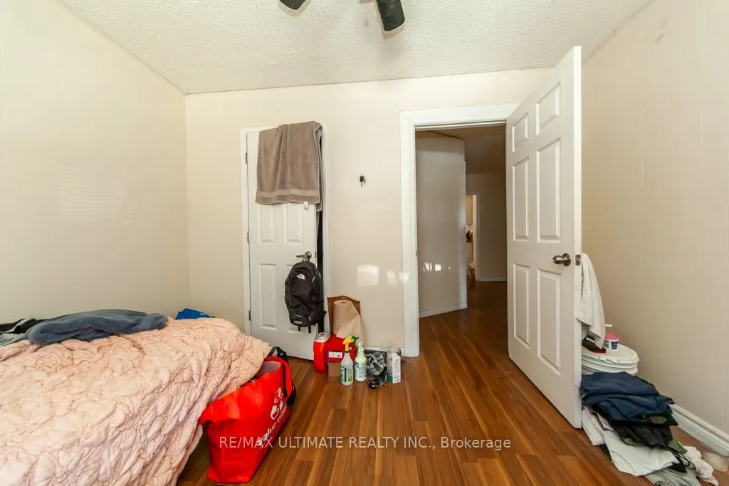 128 Elgin Street E