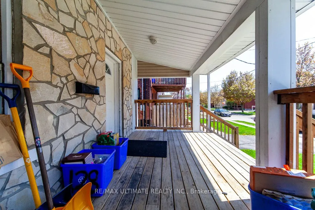128 Elgin Street E