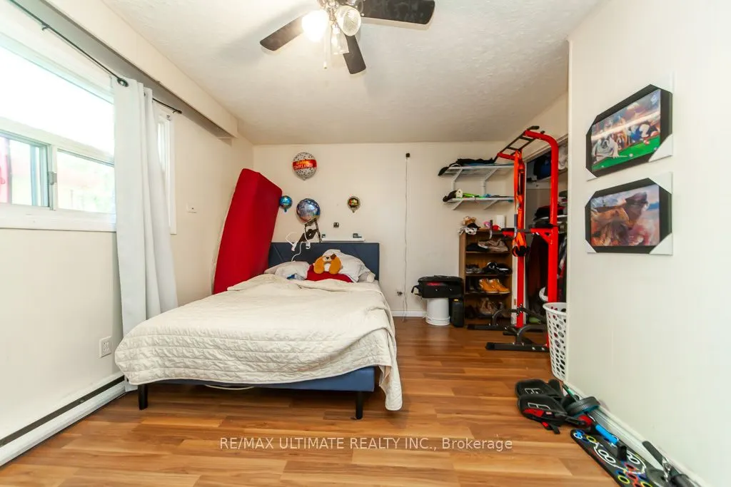 128 Elgin Street E