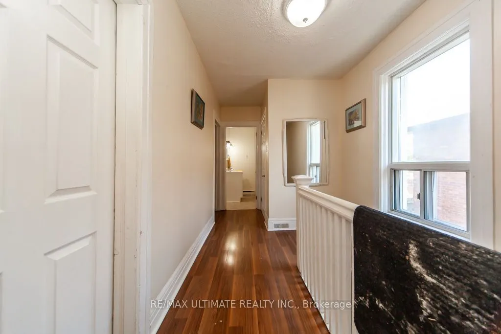 128 Elgin Street E